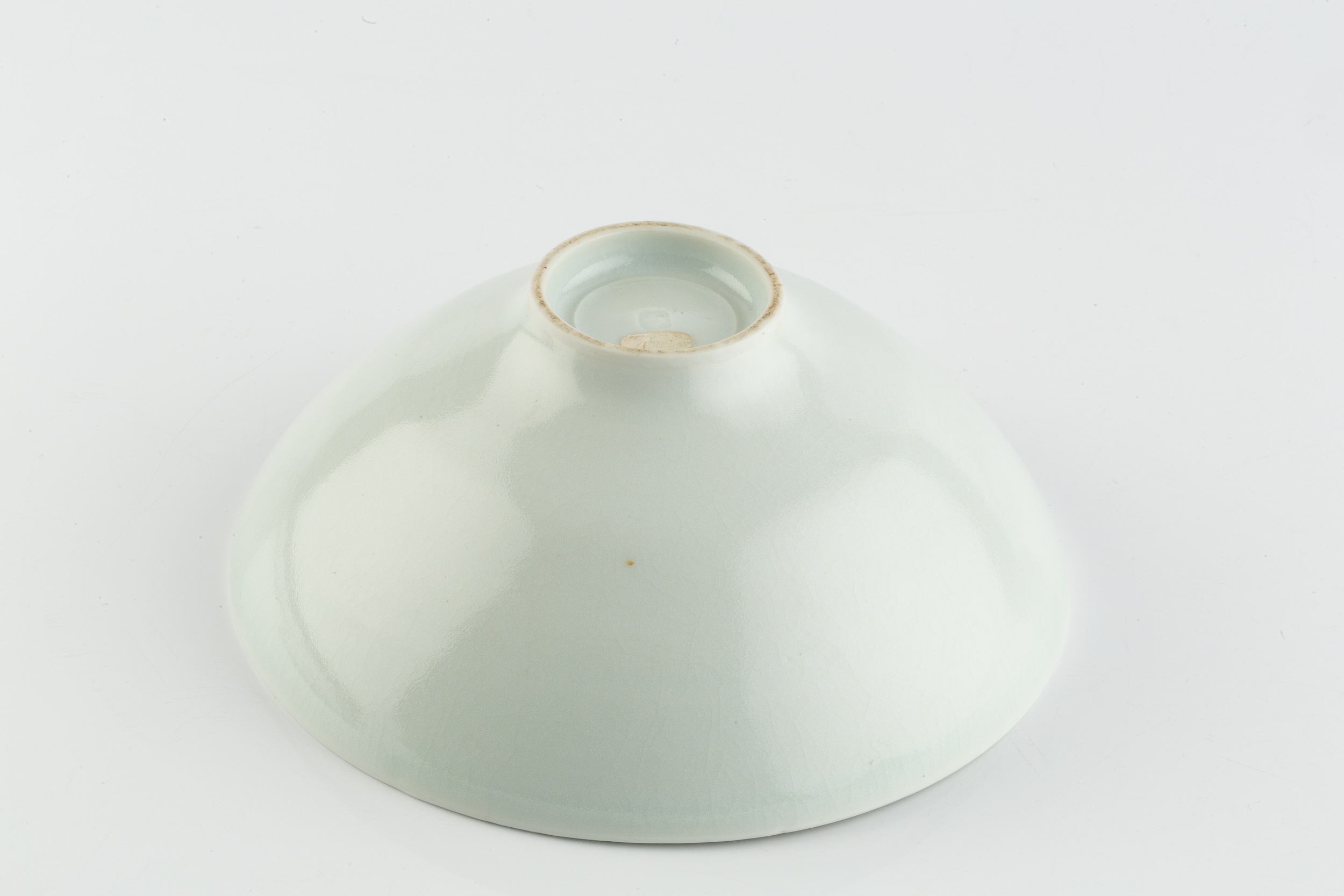 Edmund De Waal (b.1964) Bowl porcelain, with celadon glaze and red detail to the well impressed - Image 5 of 18