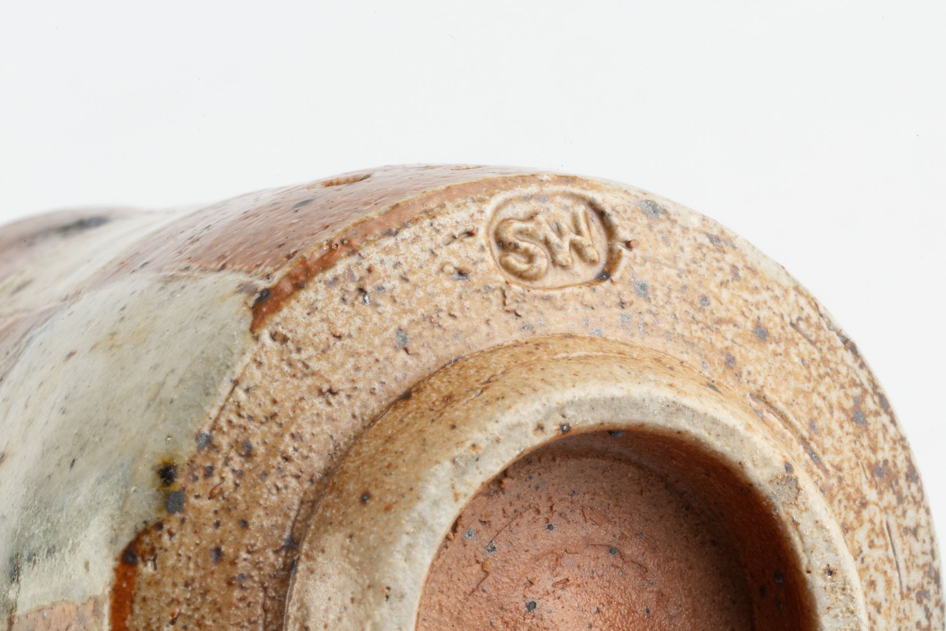 Sarah Walton (b.1945) Yunomi stoneware, with chequered design and salt glaze impressed potter's seal - Image 4 of 6