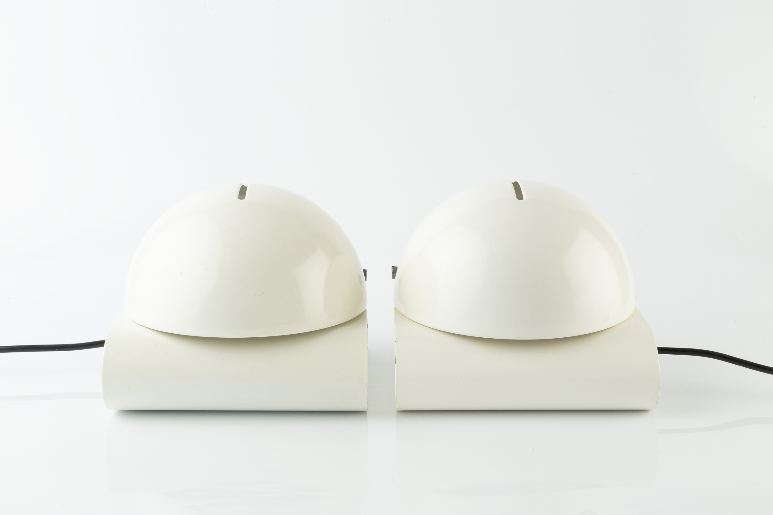 Giuseppe Cormio for iGuzzini A pair of Bugia table lamps, circa 1970 plastic and steel - Image 3 of 4