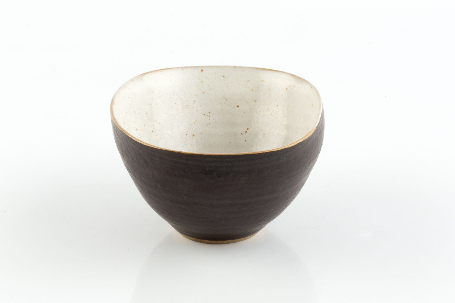 Lucie Rie (1902-1995) Squared bowl manganese glaze impressed potter's seal 7.6cm high, 15.8cm wide. - Bild 6 aus 6
