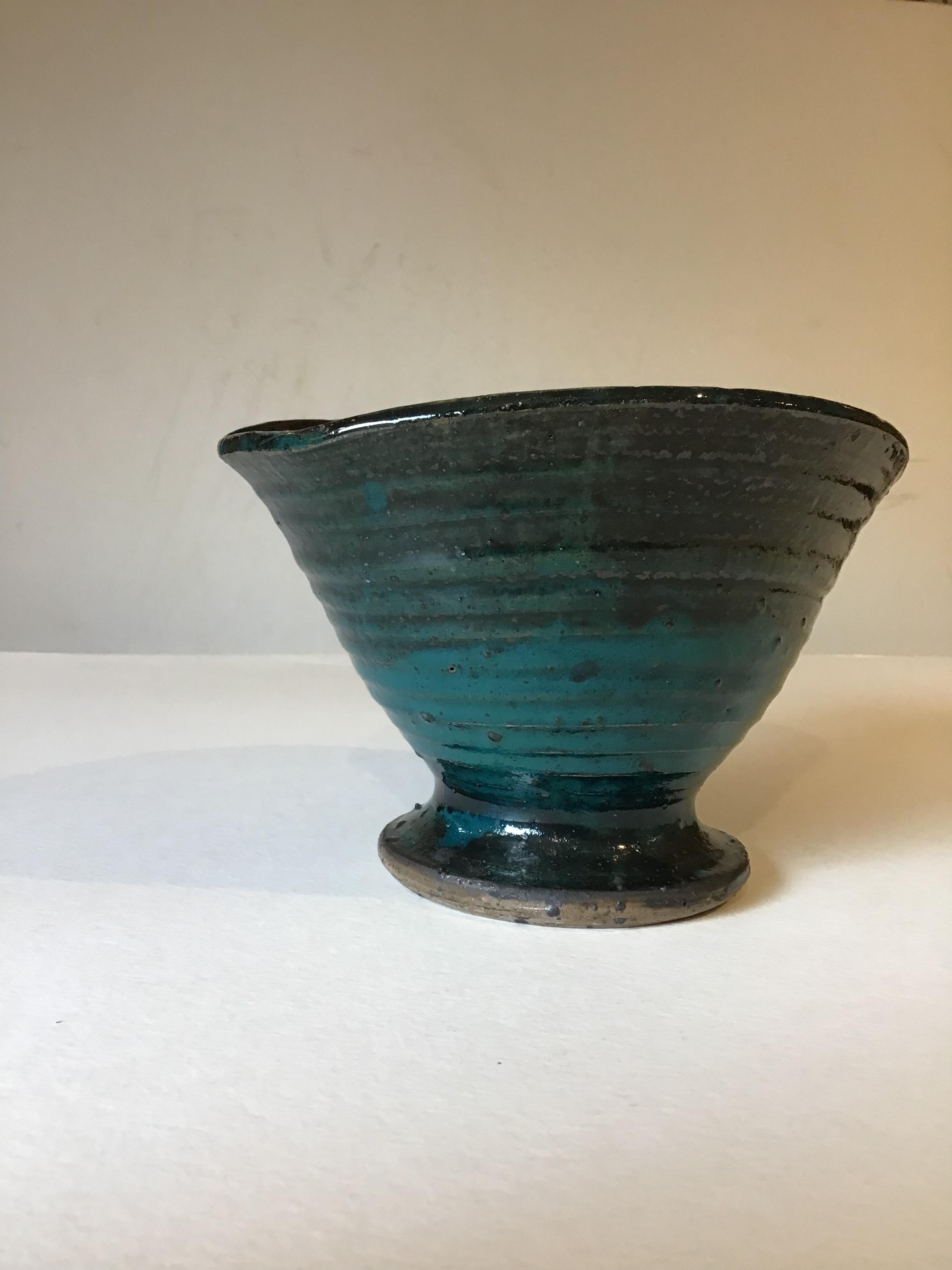 Rosemary Wren (1922-2013) at Oxshott Pottery Bowl squeezed form with green and dark glaze - Image 14 of 17