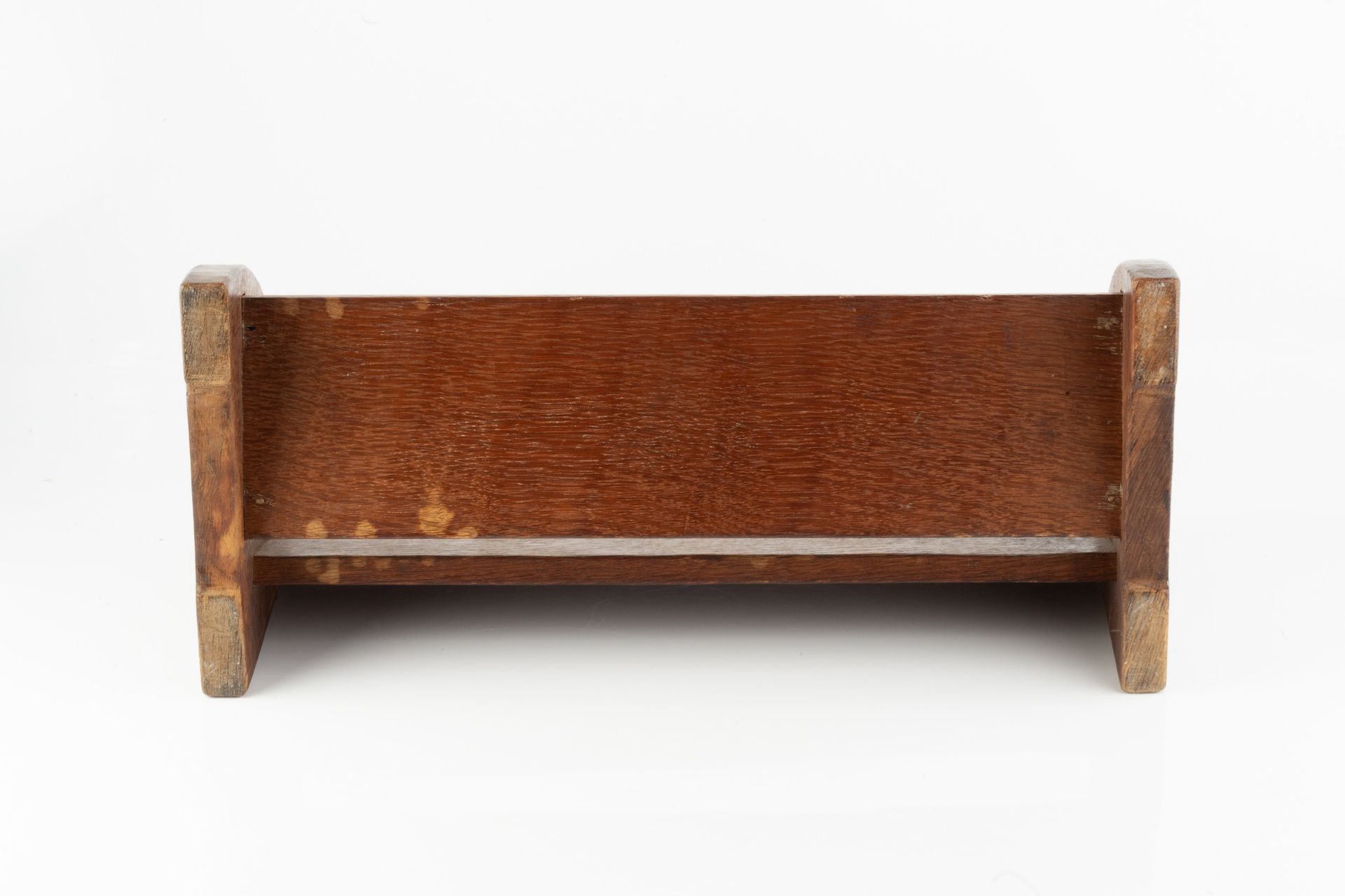 Robert Thompson of Kilburn (1876-1955) Mouseman book trough, circa 1940 oak carved mouse signature - Image 3 of 6