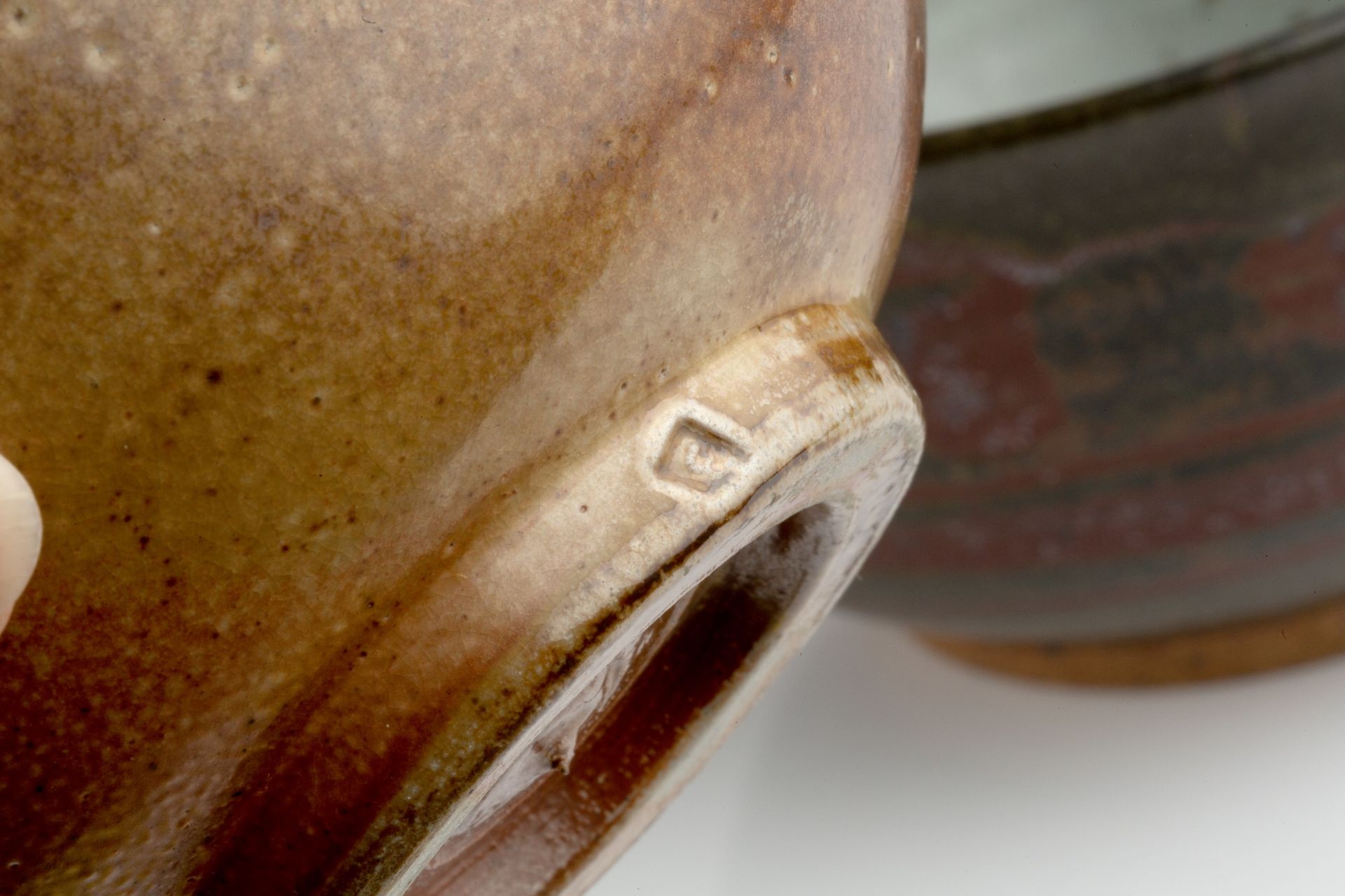 Helen Pincombe (1908-2004) Two bowls largest 17cm diameter; and an Aldermaston bowl by Edgar Campden - Bild 4 aus 4