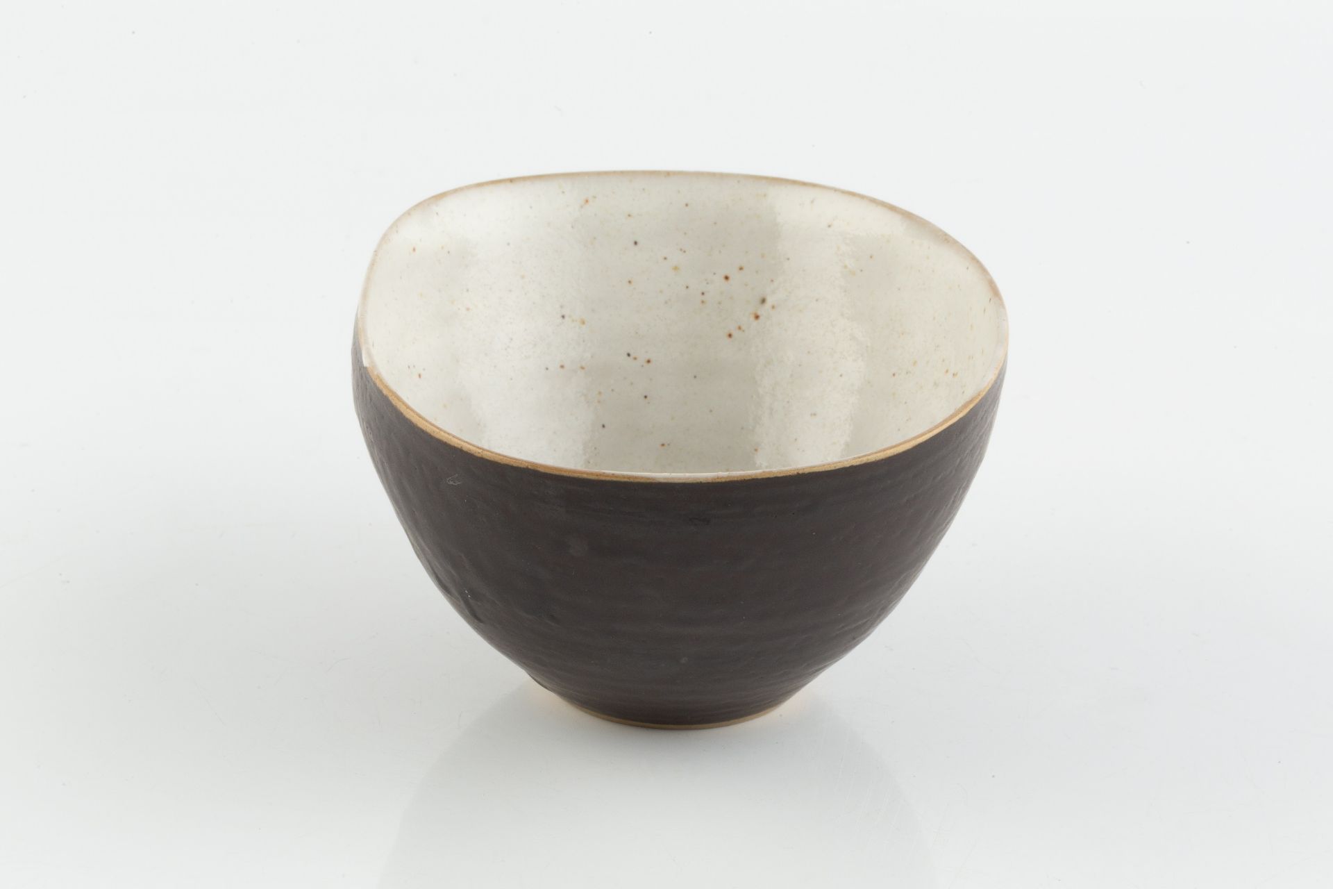 Lucie Rie (1902-1995) Squared bowl manganese glaze impressed potter's seal 7.6cm high, 15.8cm wide. - Bild 3 aus 6