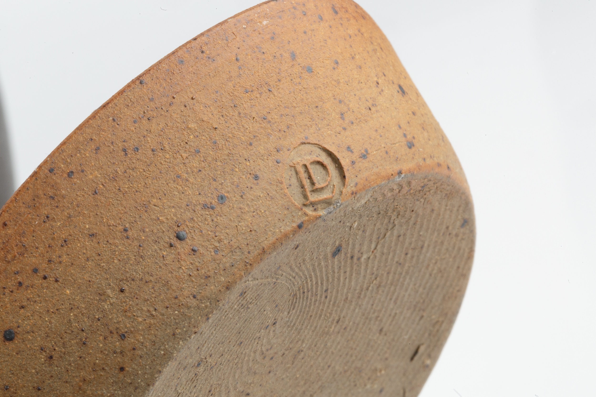 Studio Pottery A Leach pottery 'Z' bowl, 15cm diameter; a David Leach pin dish, 12cm diameter; a - Image 4 of 6