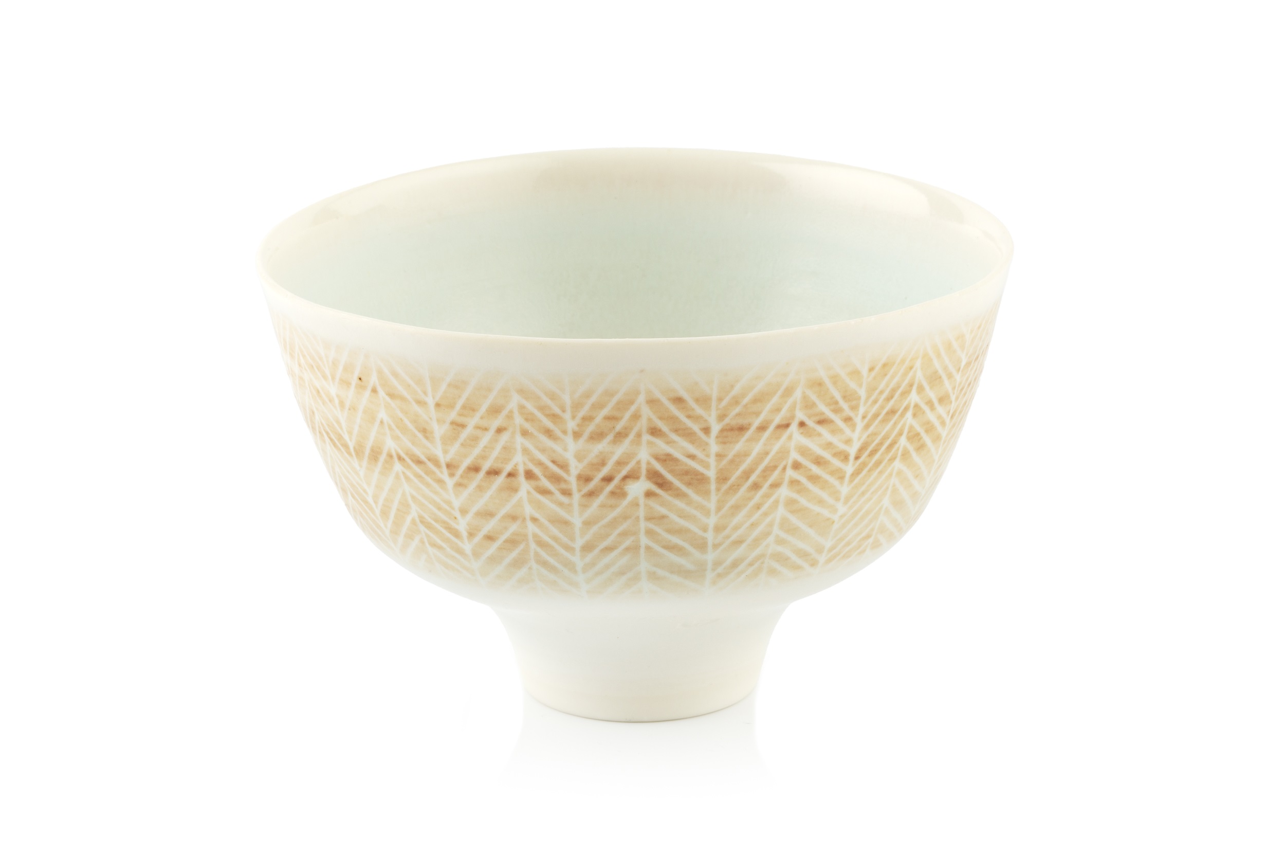 Peter Wills (b.1955) Footed bowl porcelain, with a light brown herringbone pattern signed and with