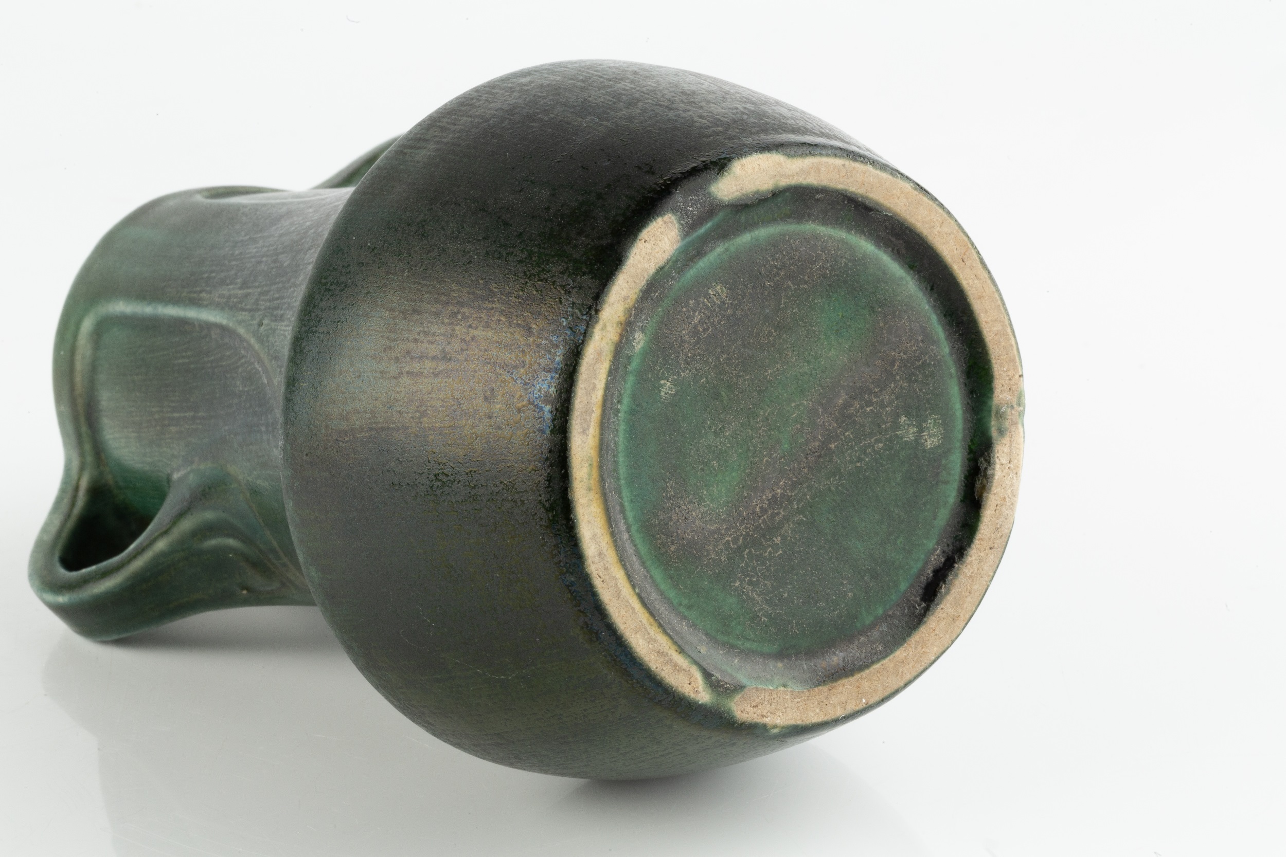 Klaas Mobach (1855-1928) Art pottery vase with twin-handles and green glaze 20cm high. - Image 3 of 3