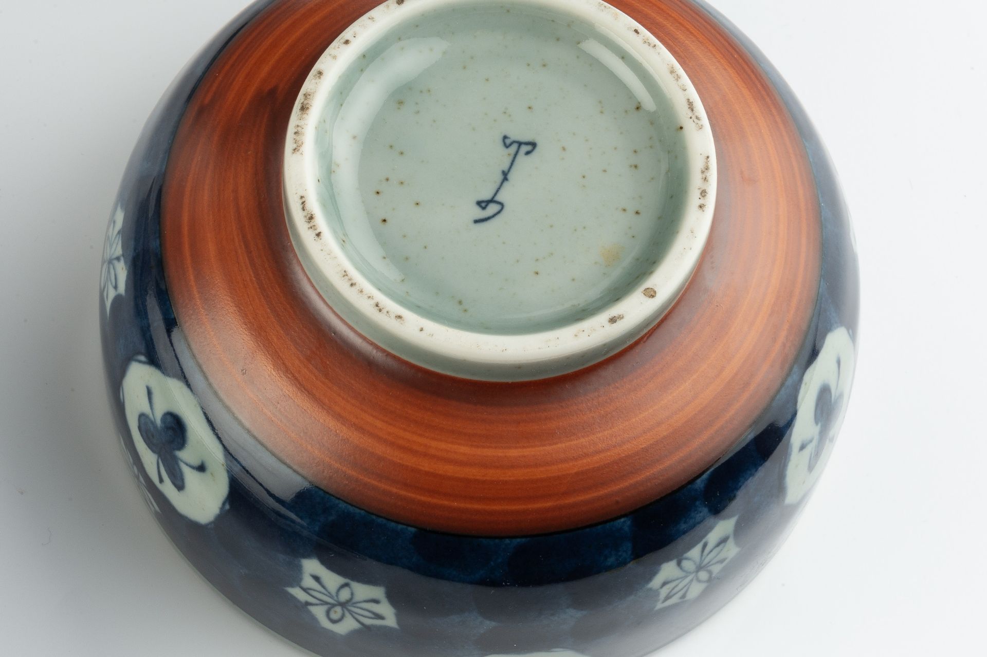 Jane Hamlyn (b.1940) Square platter blue salt glaze impressed potter's seal 38cm wide; together with - Bild 3 aus 4