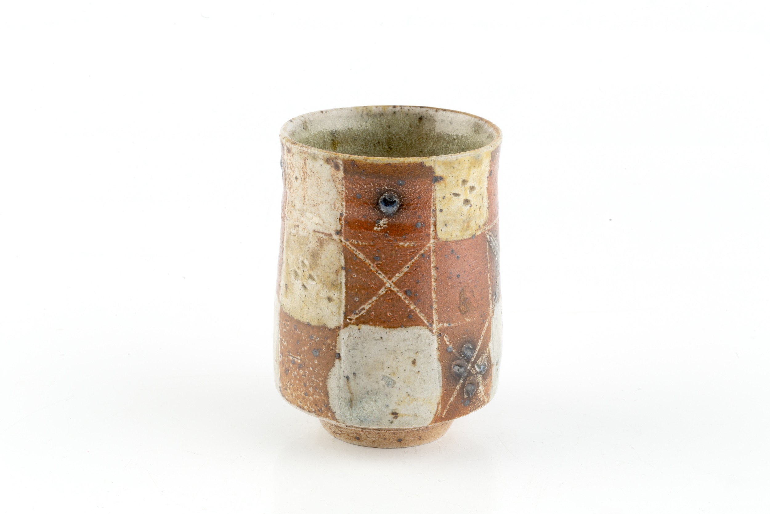 Sarah Walton (b.1945) Yunomi stoneware, with chequered design and salt glaze impressed potter's seal - Image 2 of 6