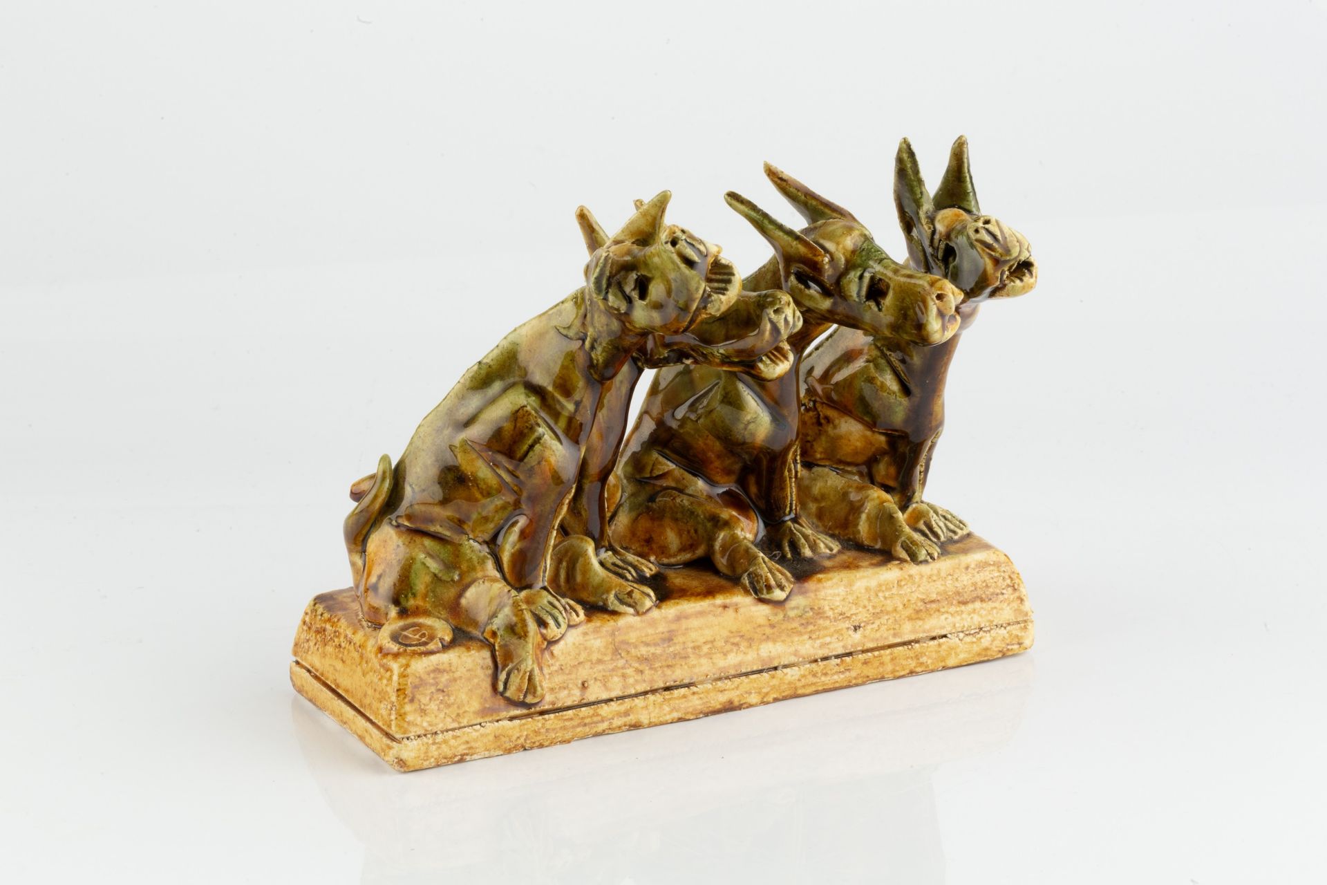 Ian Gregory (1942-2021) Four Dogs Howling impressed potter's seal 15cm high, 20cm wide. - Image 2 of 4