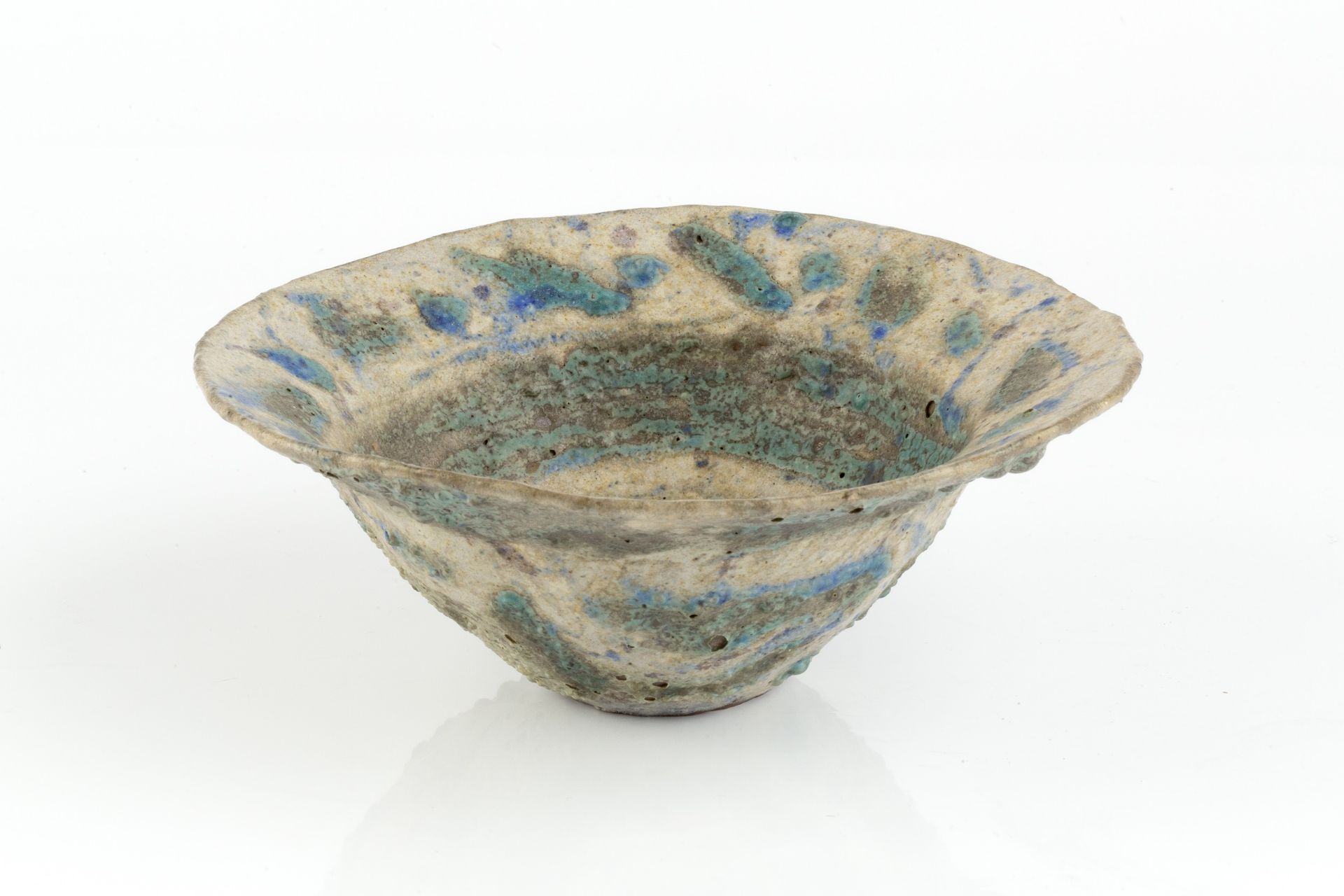 Julian King-Salter (b.1954) Bowl blue glaze on a cream ground impressed potter's seal 8cm high, 20cm - Bild 2 aus 3