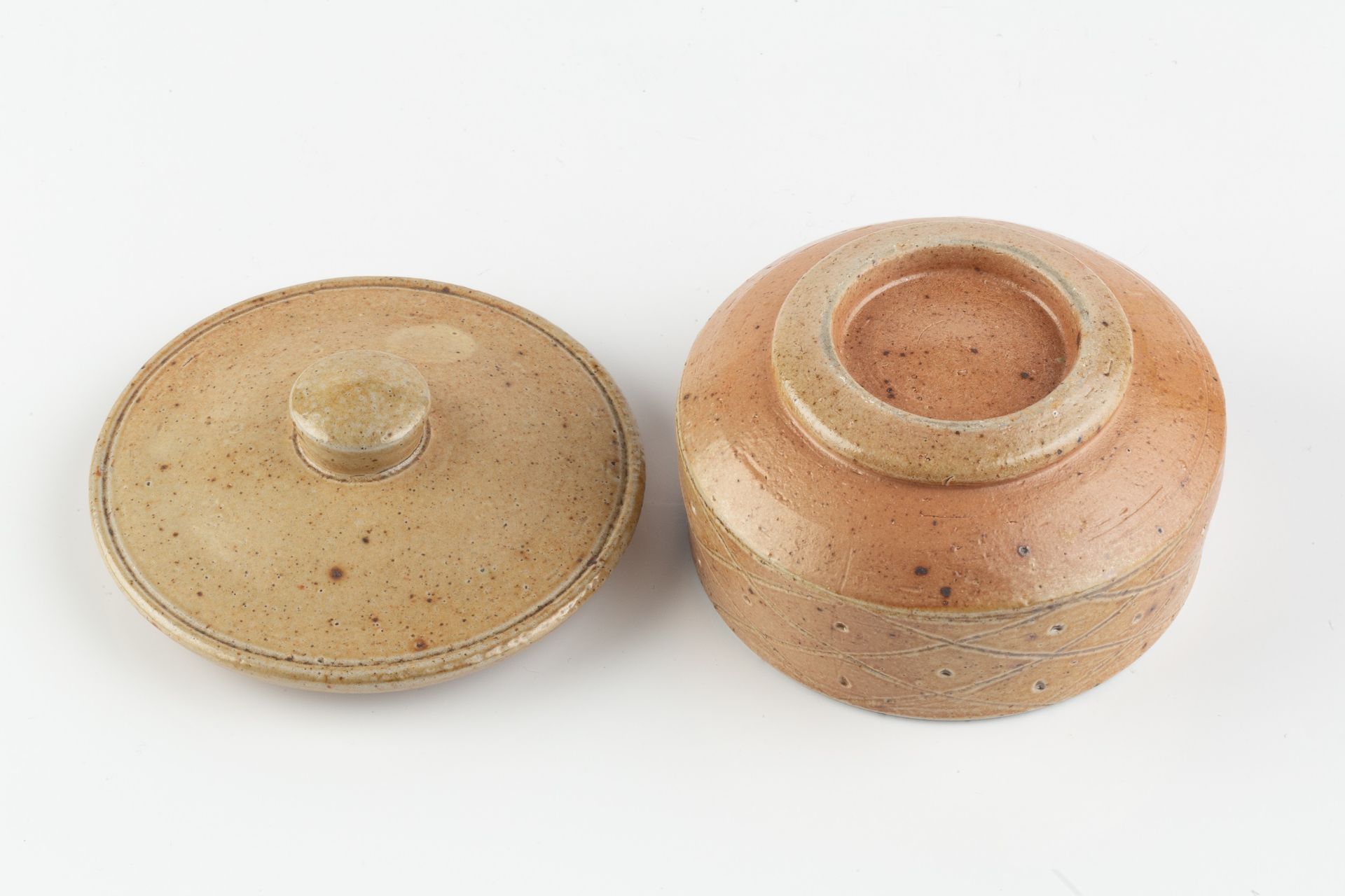 Sarah Walton (b.1945) Yunomi stoneware, with chequered design and salt glaze impressed potter's seal - Image 5 of 6