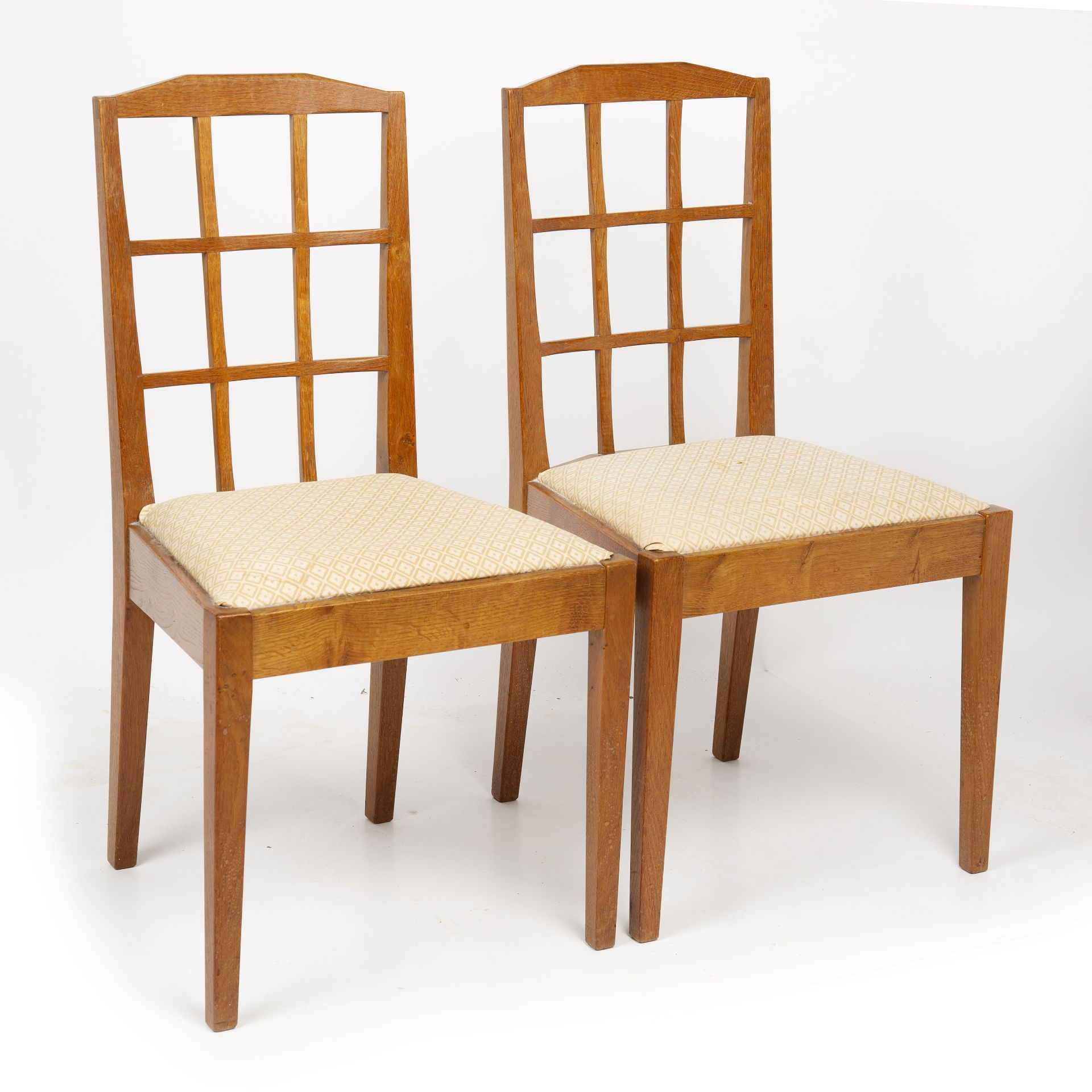 Hugh Birkett (1919-2002) Pair of chairs, 1952 oak, with drop-in fabric seats signed and dated 87cm - Bild 2 aus 4