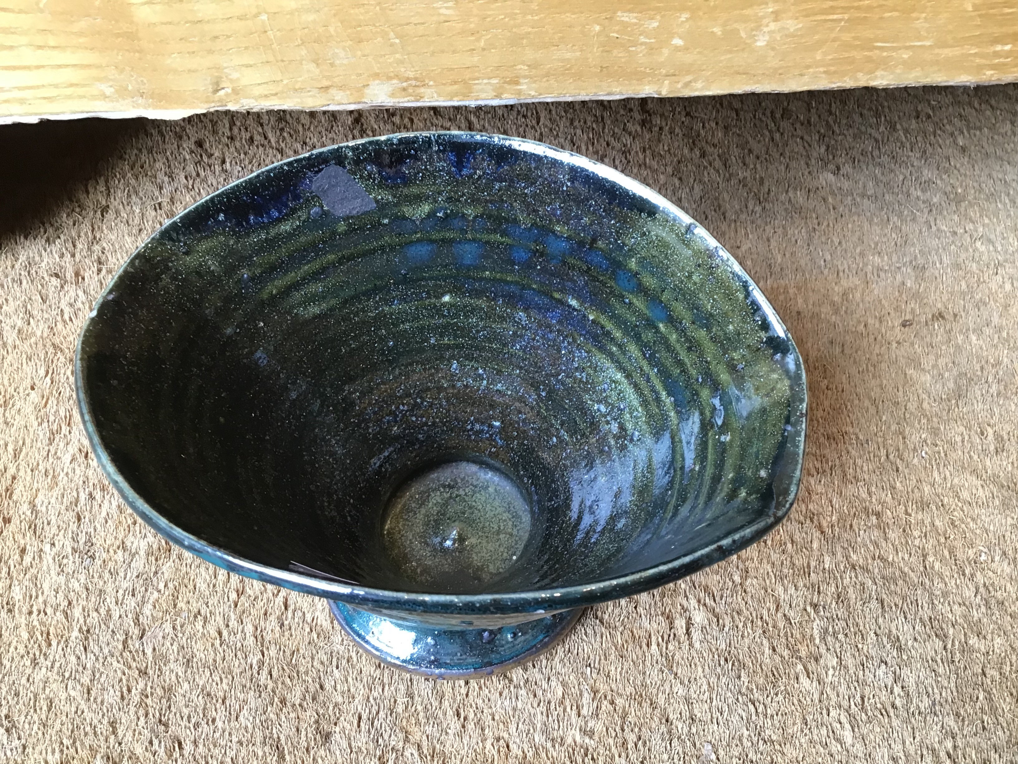 Rosemary Wren (1922-2013) at Oxshott Pottery Bowl squeezed form with green and dark glaze - Image 7 of 17