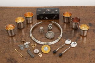 Group of jewellery and miscellaneous items to include a Jennens and Bettridge lacquer and inlaid