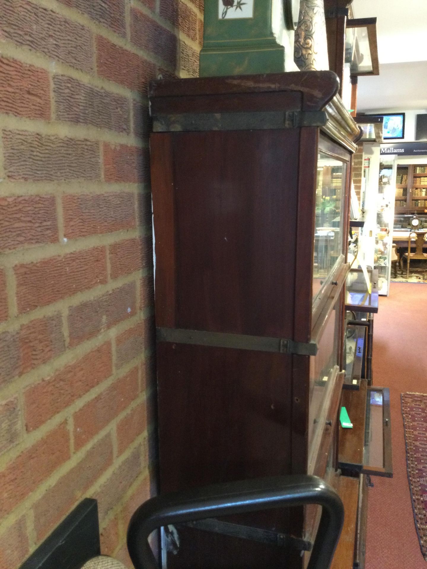 Two mahogany Globe Wernicke bookcases, a six section 87cm wide 37cm deep 218cm high and a four - Bild 9 aus 28