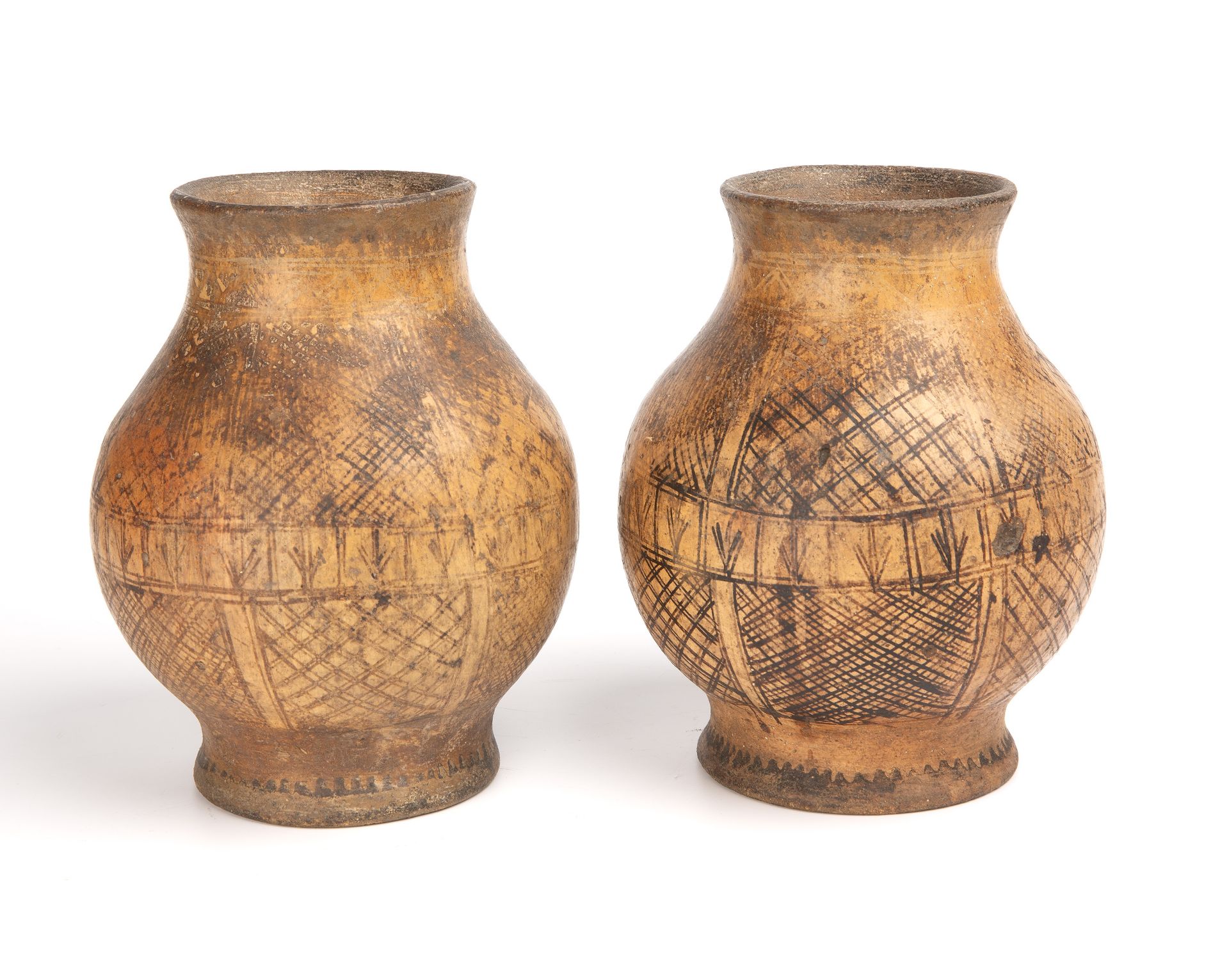 Two early bronze age pottery vessels 3000bc each 15cm wide 18cm high with a dealers certificate - Bild 2 aus 5