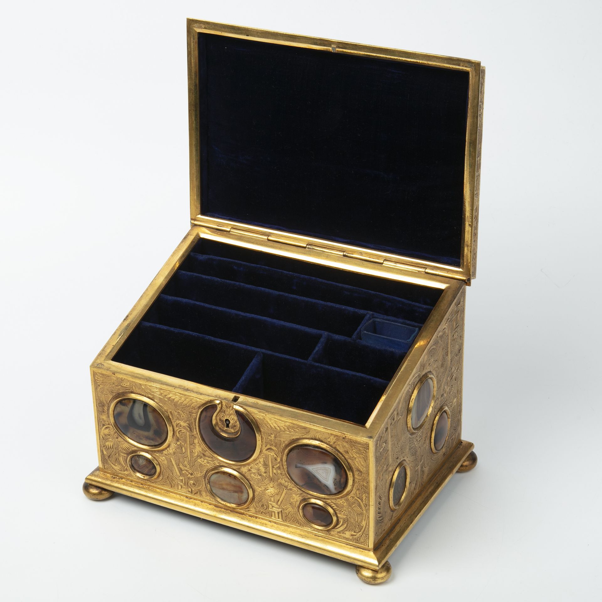 A 19th century correspondence gilt box with engraved decoration and inset cabochon stones hardstones - Bild 4 aus 25