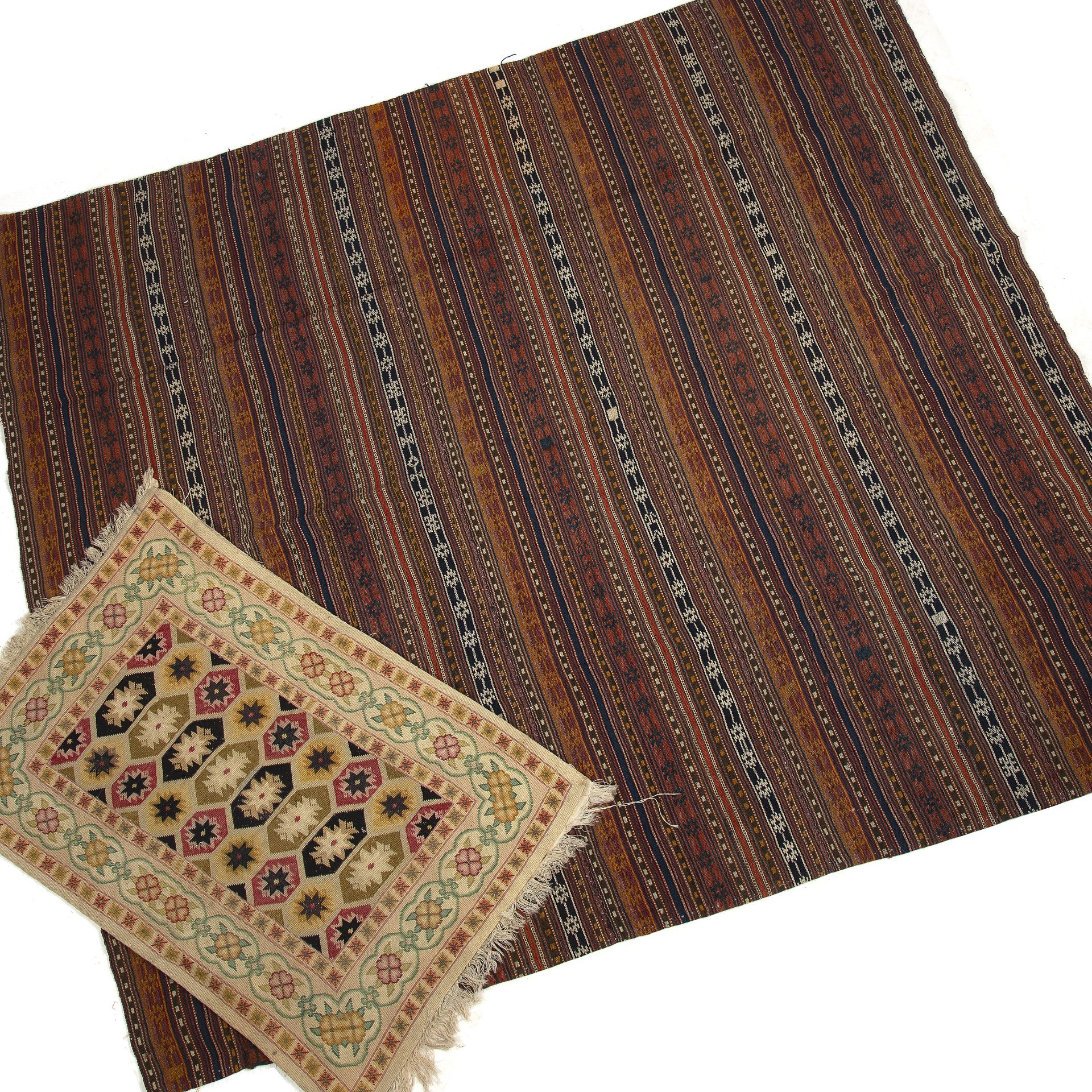 An early 20th century Jajim rug 143cm x 166cm together with a white ground mat (2)