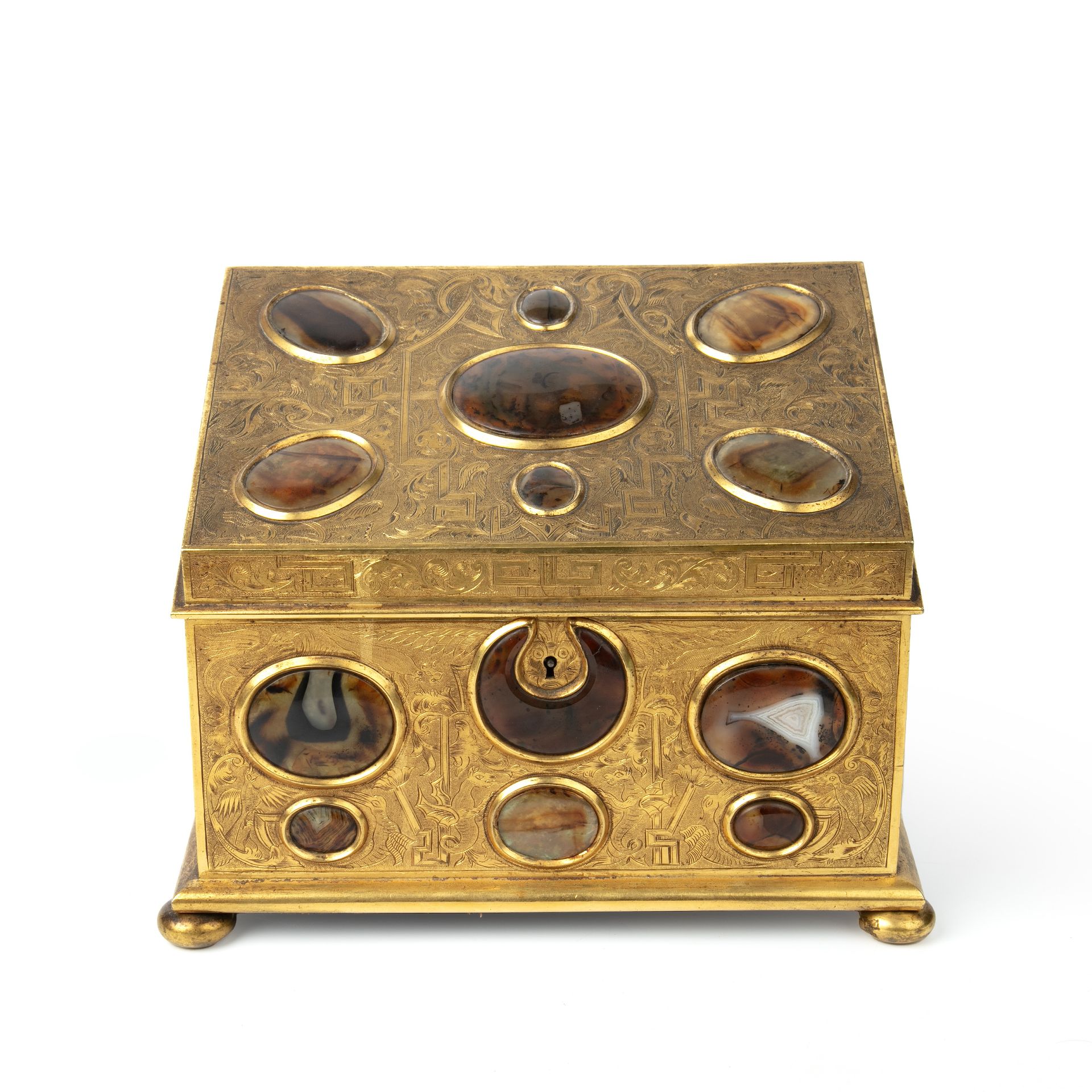 A 19th century correspondence gilt box with engraved decoration and inset cabochon stones hardstones - Bild 2 aus 25