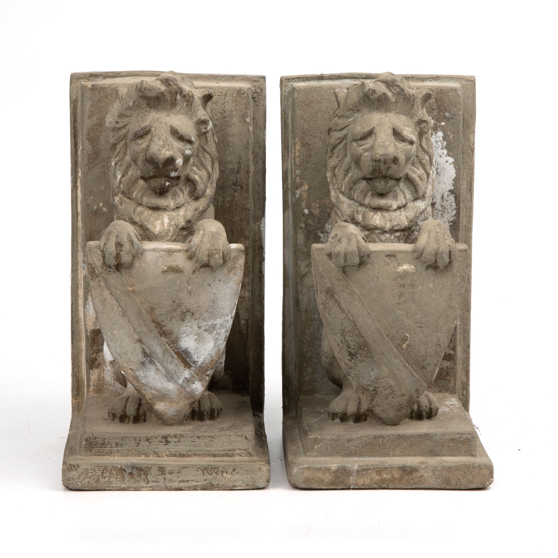 A pair of late 20th century composite stone lion bookends 11.5cm wide 22cm high - Image 3 of 4
