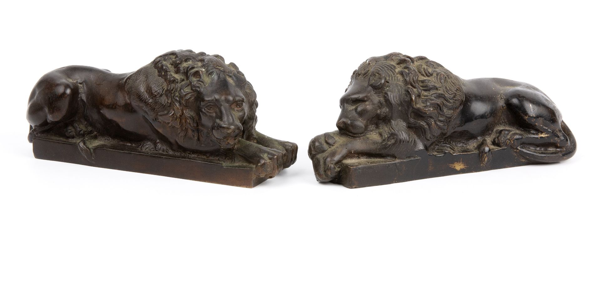 A pair of 19th century of bronze recumbent Lions After Canova 22cm wide 9cm high - Bild 5 aus 5