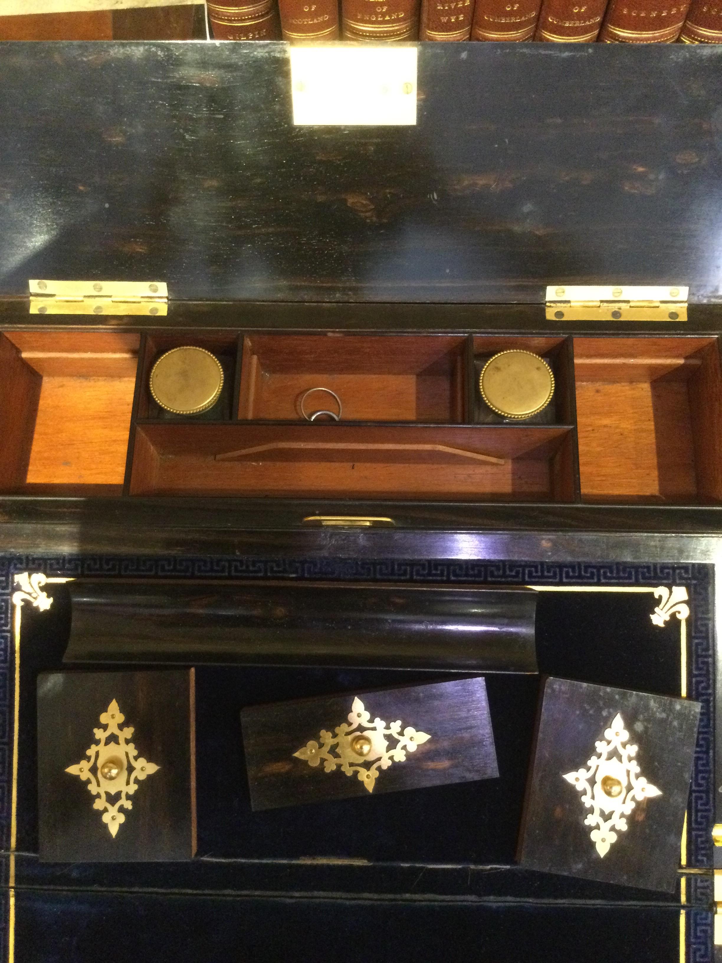 A 19th century Scottish walnut writing slope with gilt mounts by E Pritty Glasgow 35cm wide 25cm - Bild 23 aus 24