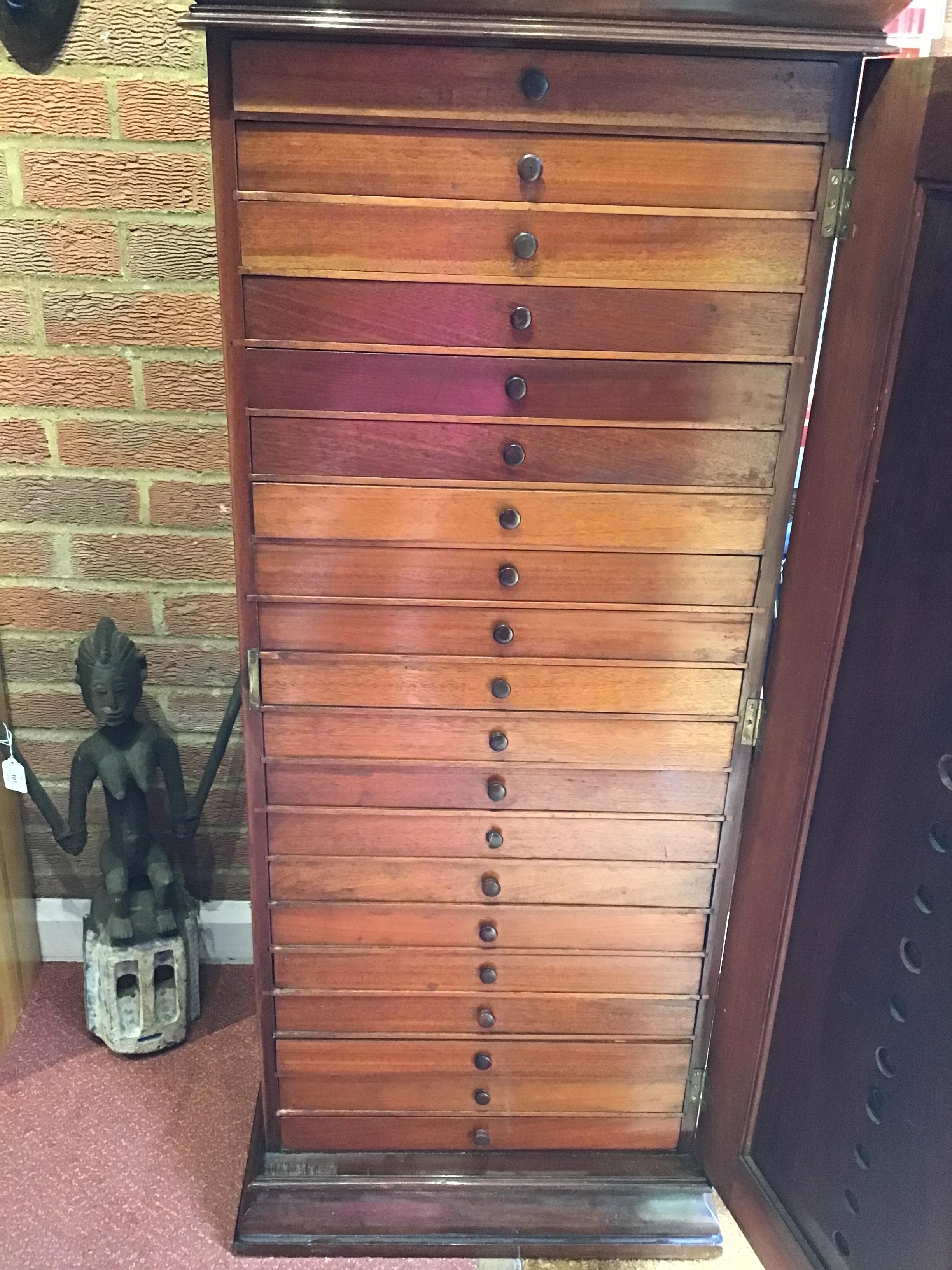 A Victorian mahogany collectors cabinet, the frieze with a blind drawer above twenty glazed-topped - Bild 12 aus 13