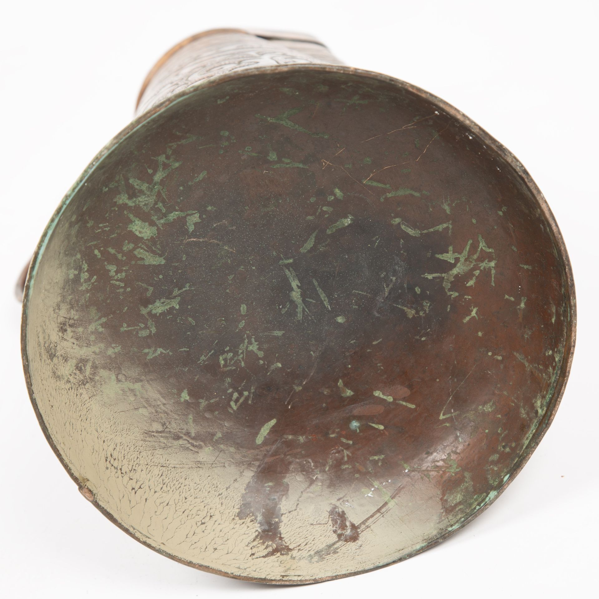 An arts and crafts copper jug of tapering form with a hinged lid and embossed foliate decoration, - Image 3 of 3