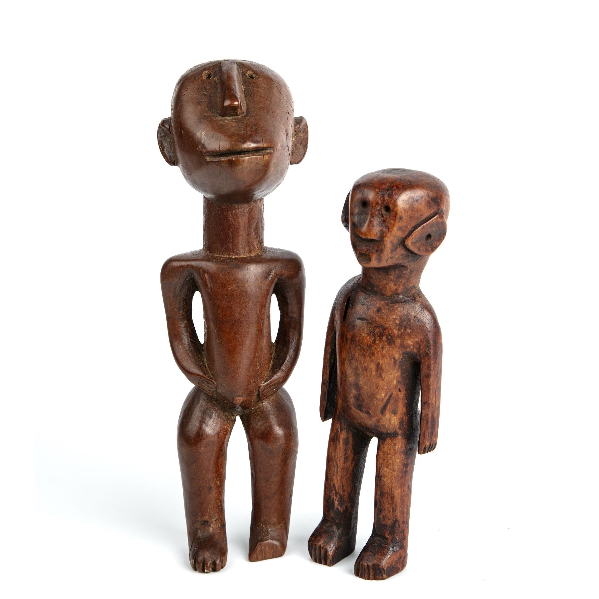Two antique carved hardwood South African figures the largest 24cm high. - Bild 2 aus 4
