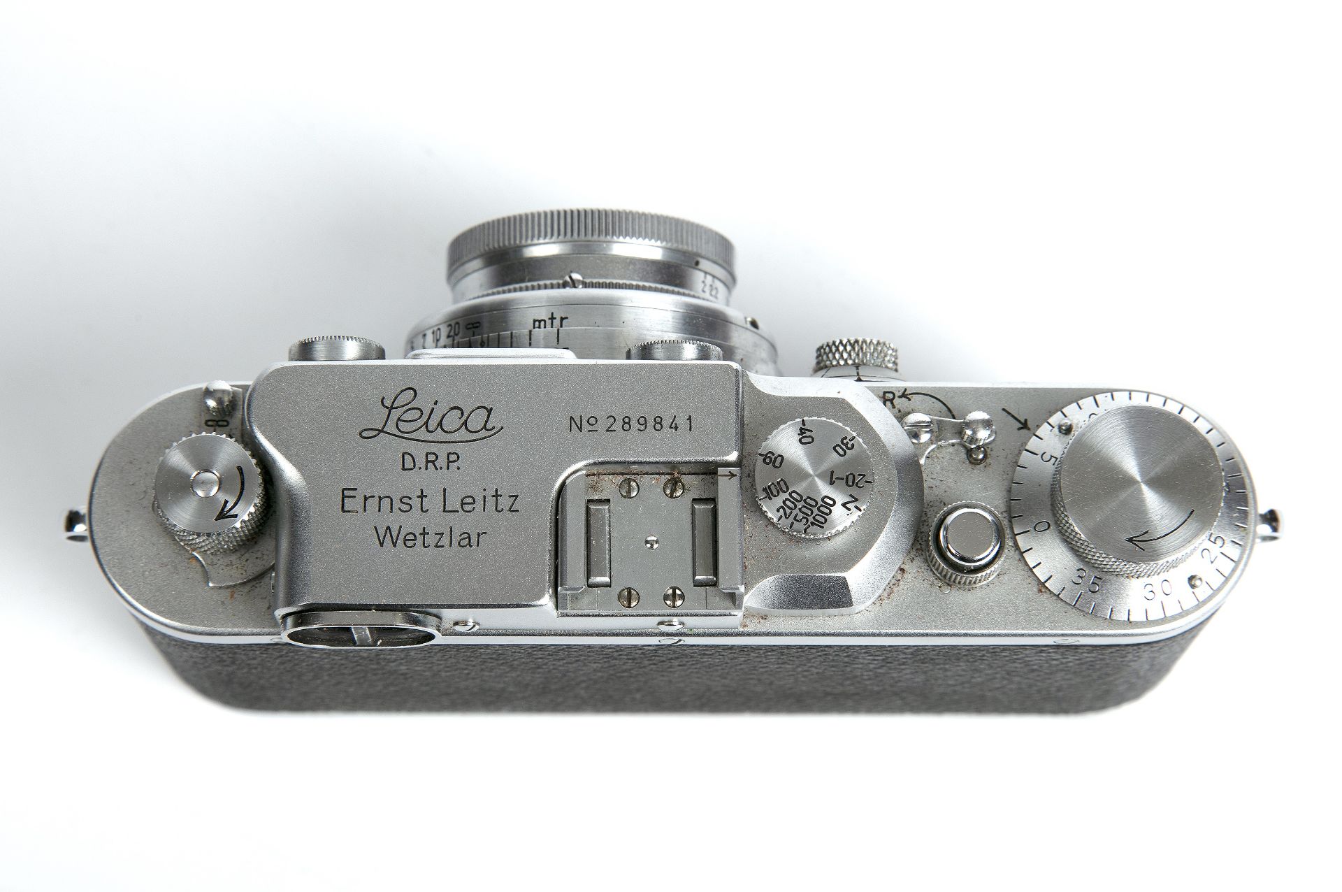 A Leica IIIb Rangefinder Camera, serial number 289841 with a Summar f=5cm no 468851 lens. - Bild 3 aus 5