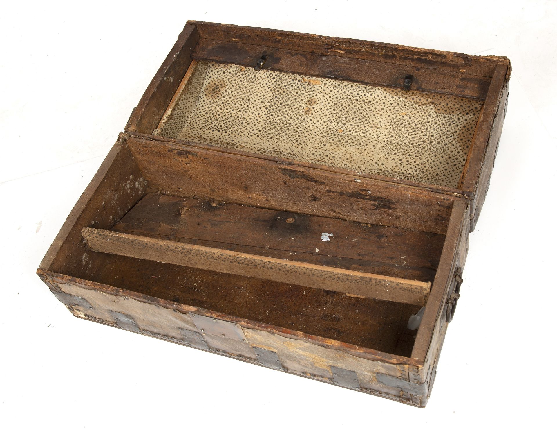 An early 19th century pony hide domed top trunk with studded boarders and iron mounts 70cm wide 32cm - Image 4 of 4