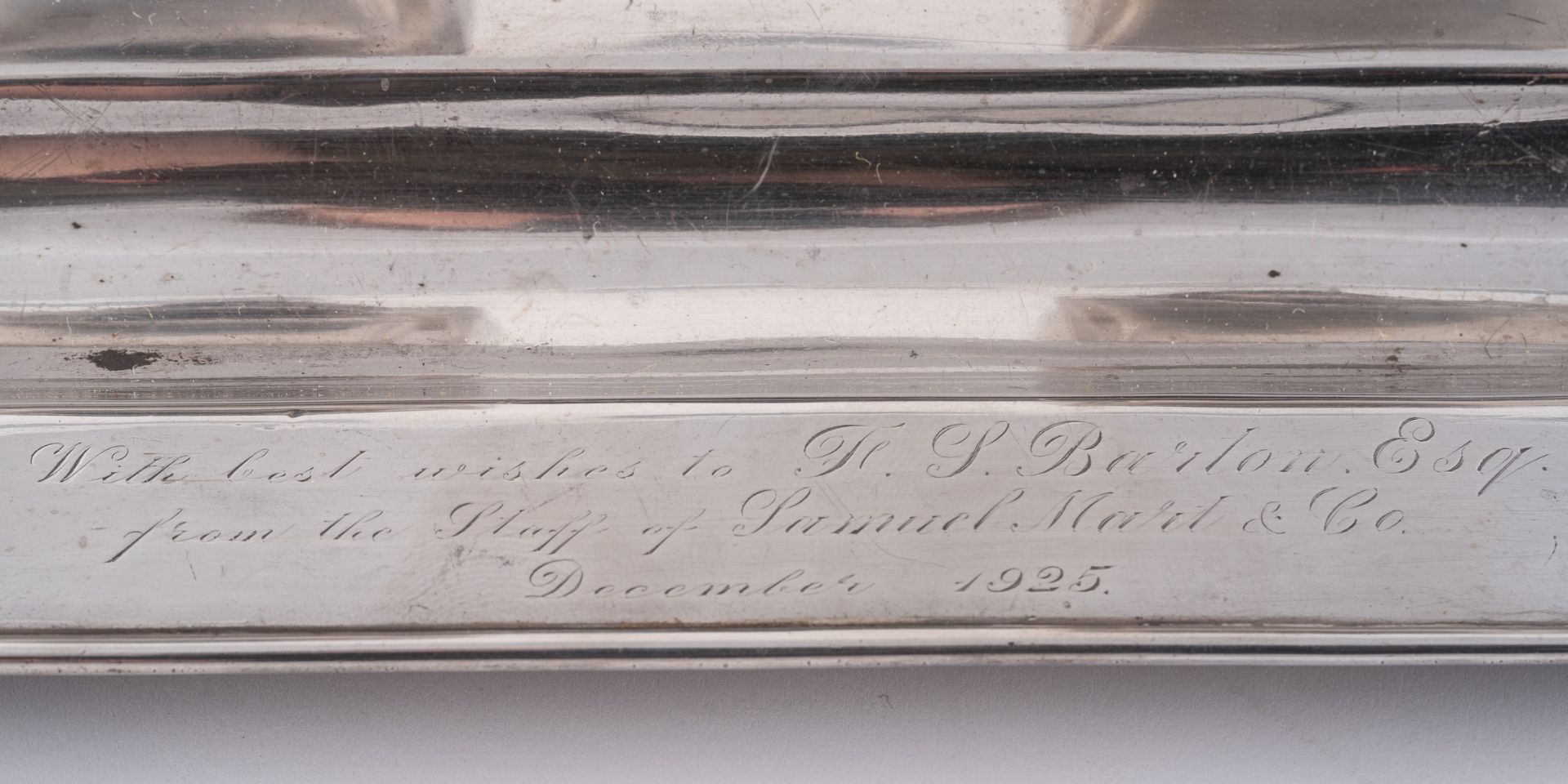A George V silver inkstand, with shaped and beaded gallery, fitted with a pair of square section cut - Image 4 of 6