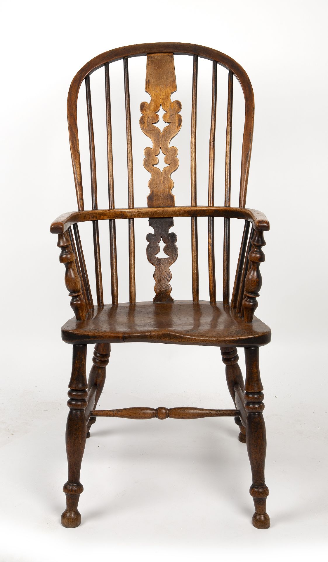 A 19th century ash and elm spindle back Windsor armchair with a pierced splat and turned supports, - Bild 3 aus 15