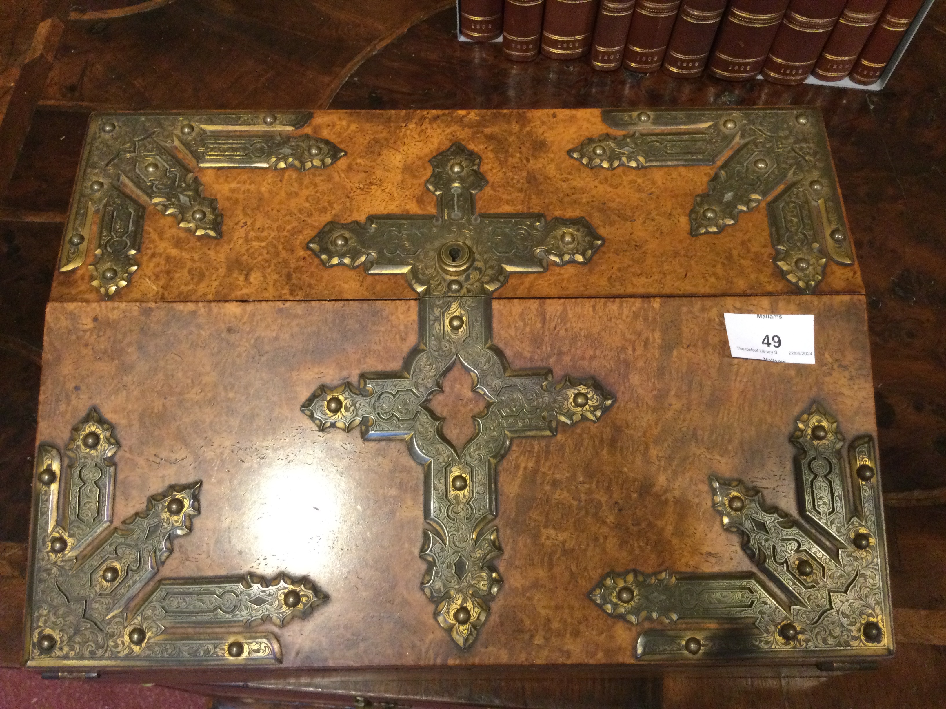 A 19th century Scottish walnut writing slope with gilt mounts by E Pritty Glasgow 35cm wide 25cm - Bild 15 aus 24