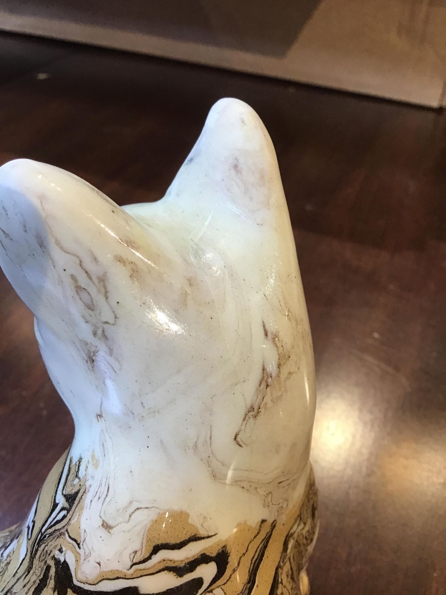 A 19th century agate ware pottery cat, with marbled glaze circa 1860 1cm wide 14.5cm high Hairline - Bild 8 aus 12