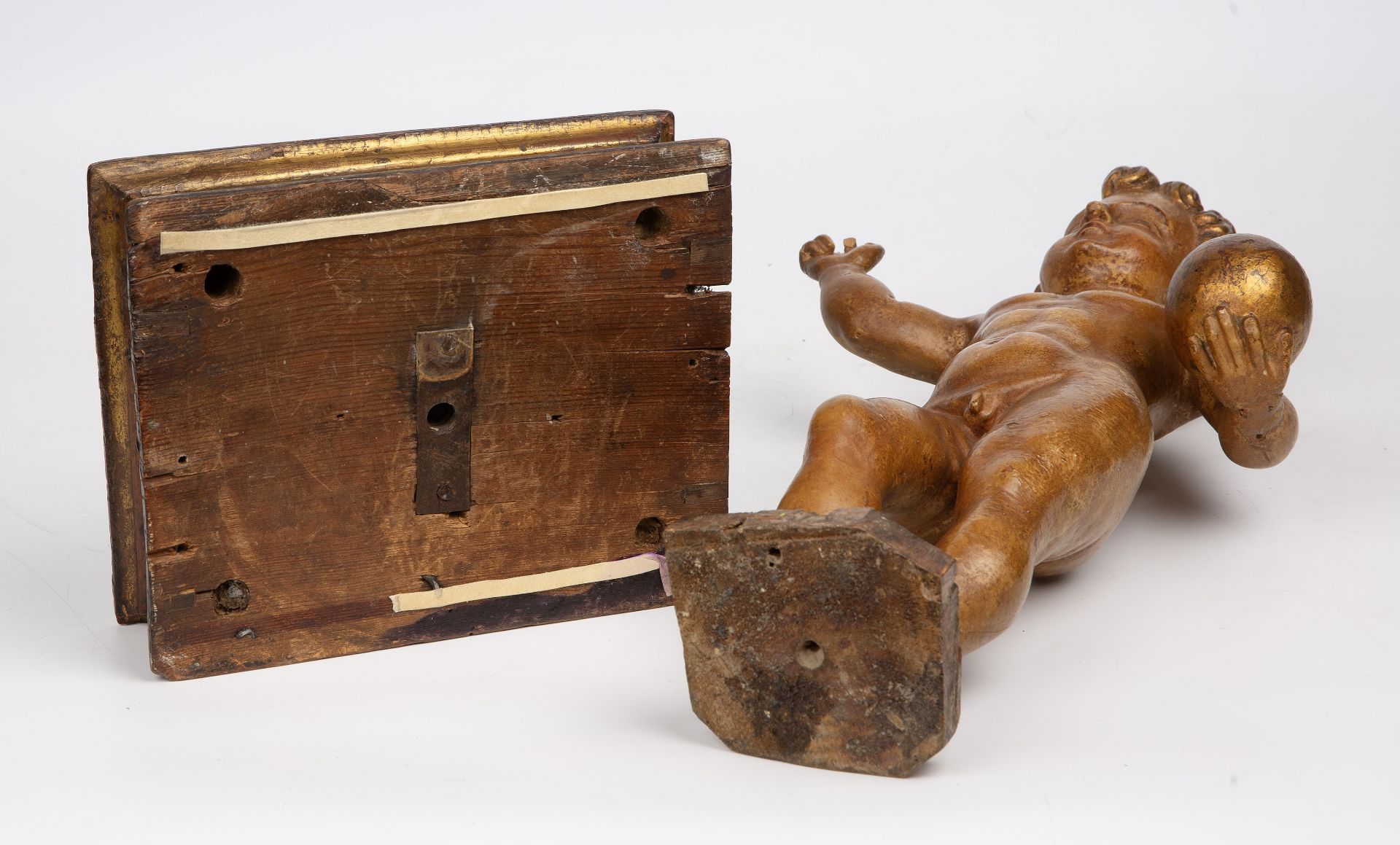 A 17th/18th century Italian gilded and carved limewood cherub on a rectangular gilded base 24cm wide - Image 4 of 26