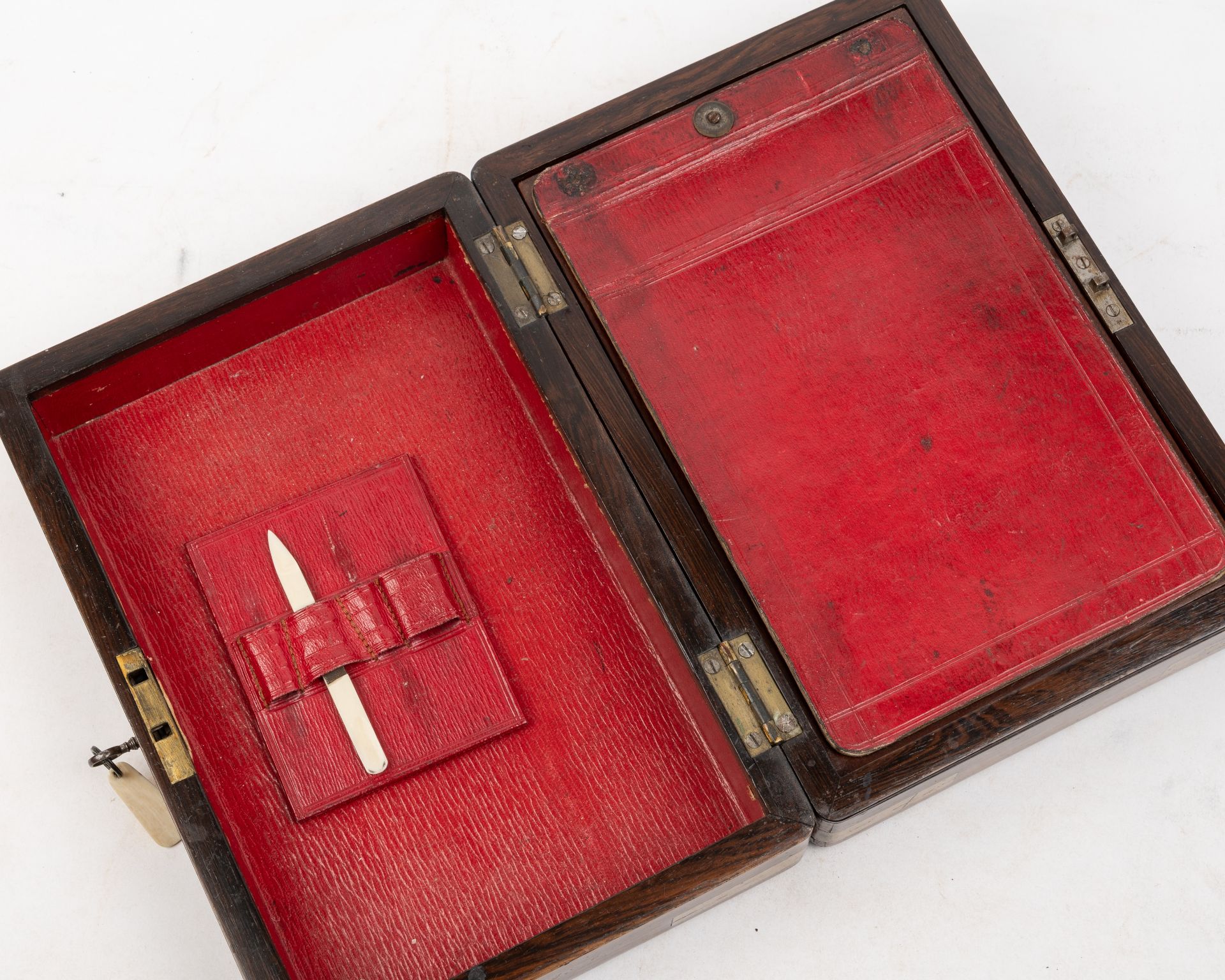 A Regency mahogany tea caddy 25cm wide a rosewood box and a parquetry box 22cm wide. - Bild 3 aus 6