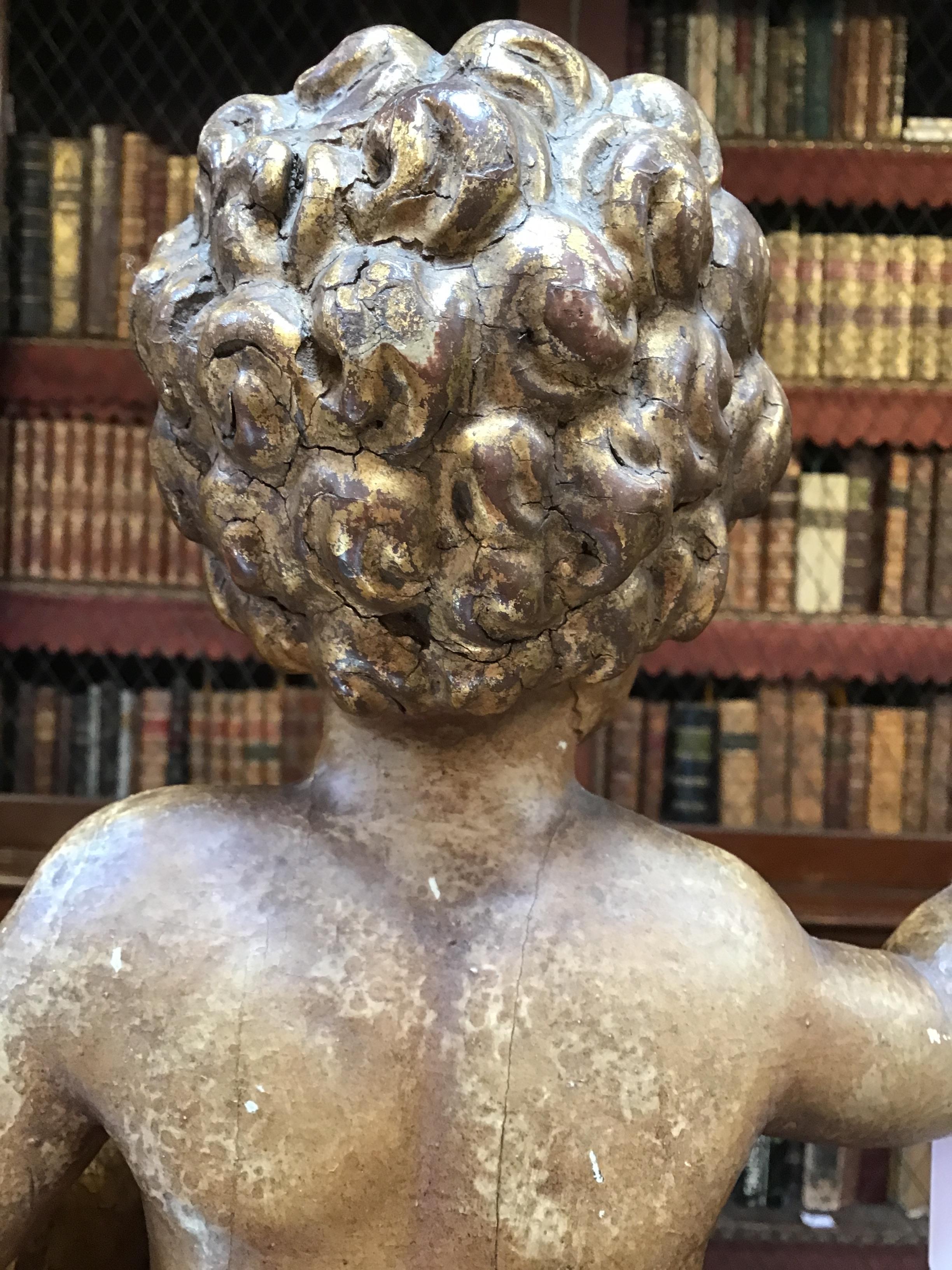 A 17th/18th century Italian gilded and carved limewood cherub on a rectangular gilded base 24cm wide - Bild 9 aus 26