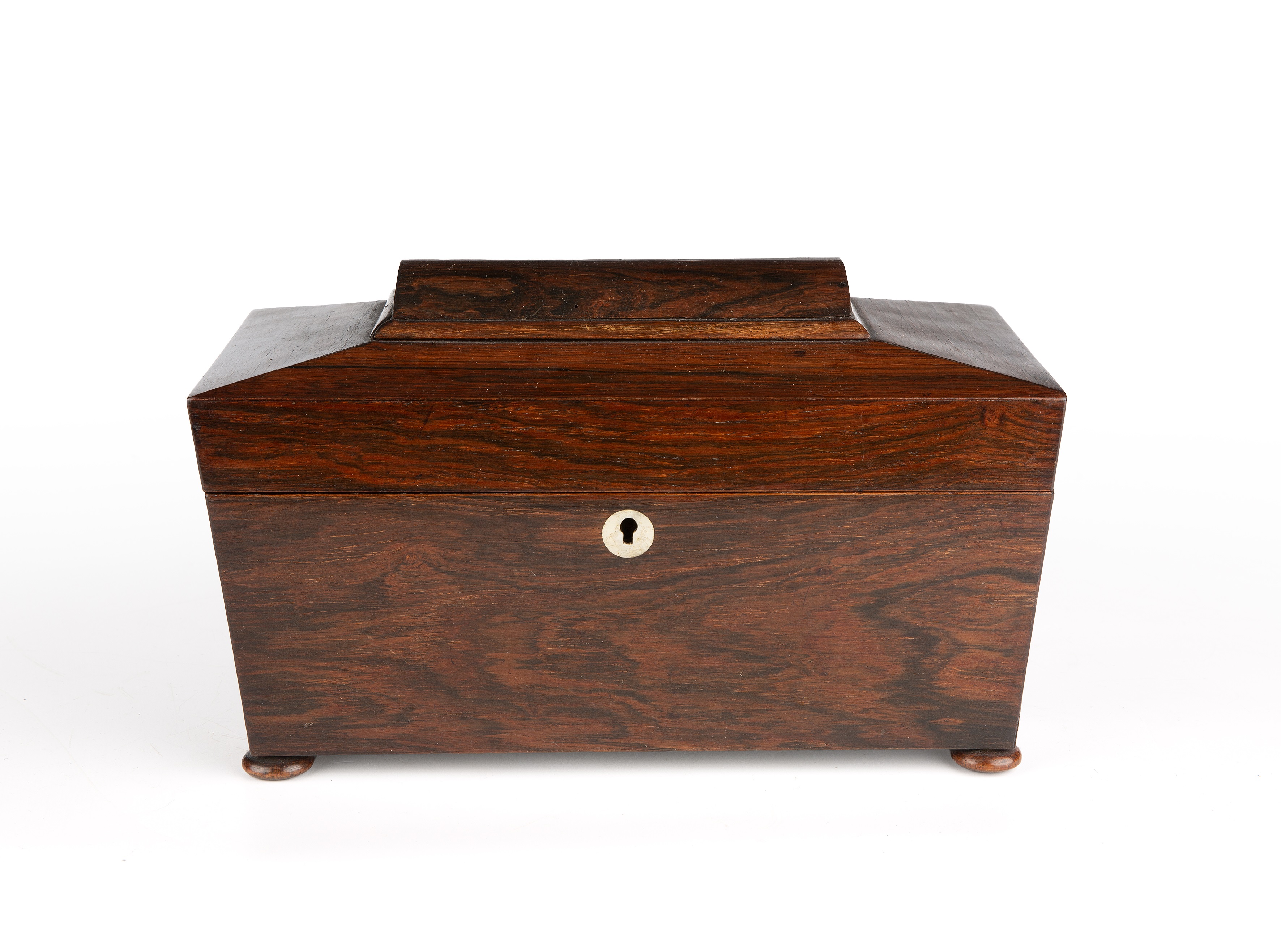 A Regency rosewood tea caddy of sarcophagus form with turned bun feet, 30cm wide 16cm deep 18cm high - Bild 2 aus 4