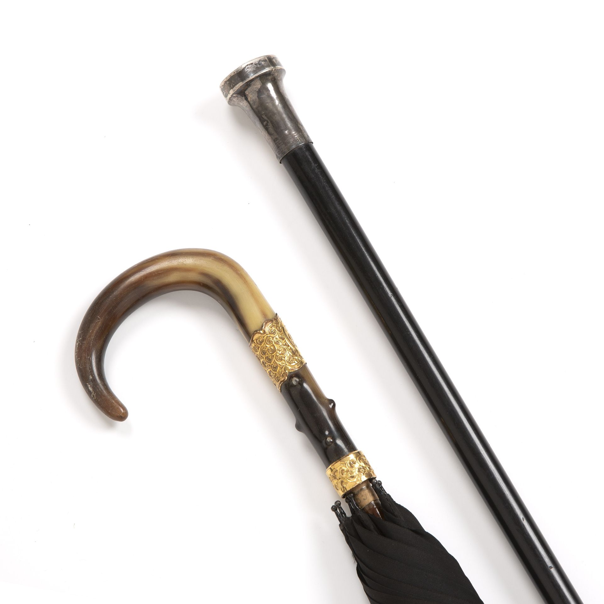 An early 20th century horn handled parasol with gilt mounts; together with a silver topped walking - Bild 2 aus 3