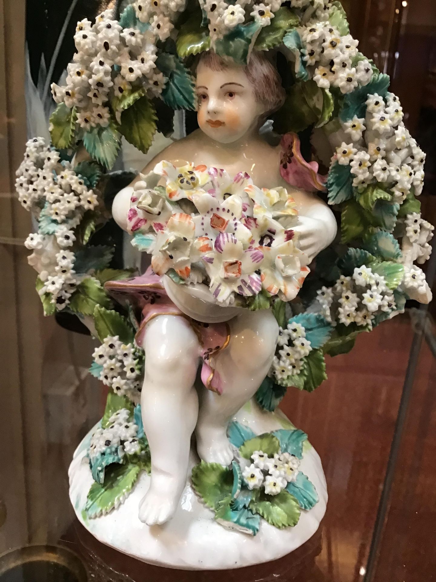 A pair late 18th century possibly Derby flower encrusted cherubs 13cm wide 19cm high Cherub with - Bild 22 aus 37