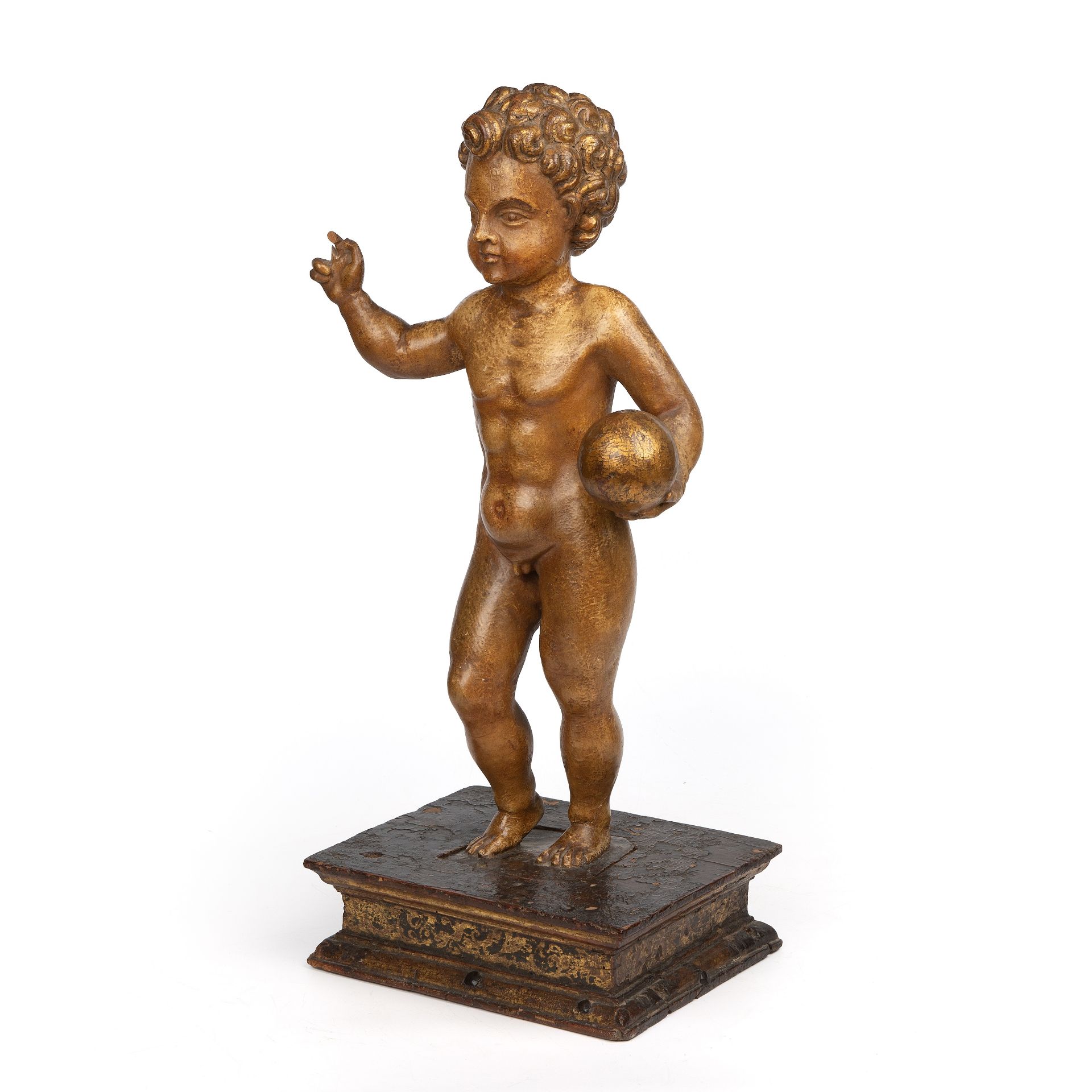 A 17th/18th century Italian gilded and carved limewood cherub on a rectangular gilded base 24cm wide - Bild 2 aus 26