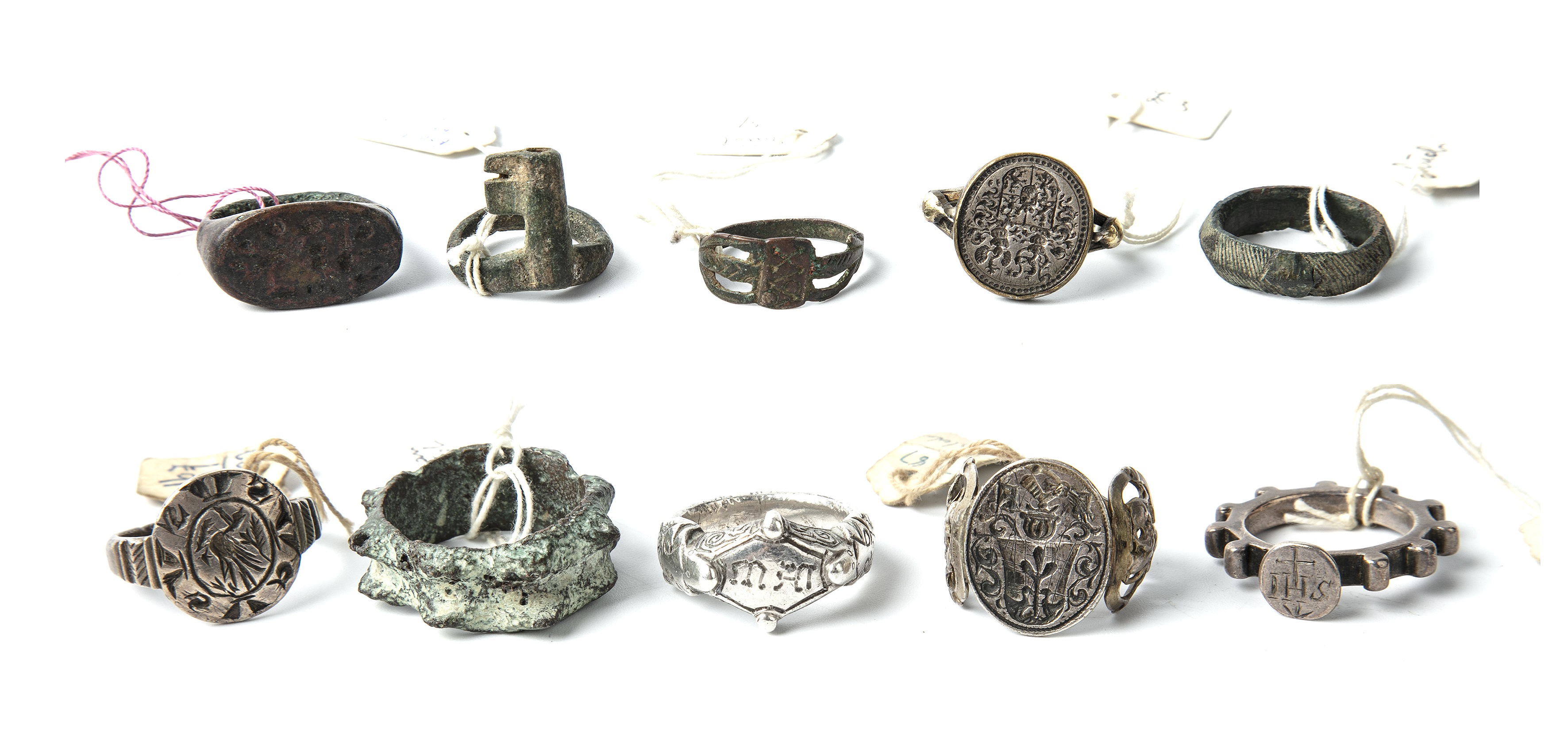 A collection of ten antique rings to include two Roman examples, two 16th century and later German
