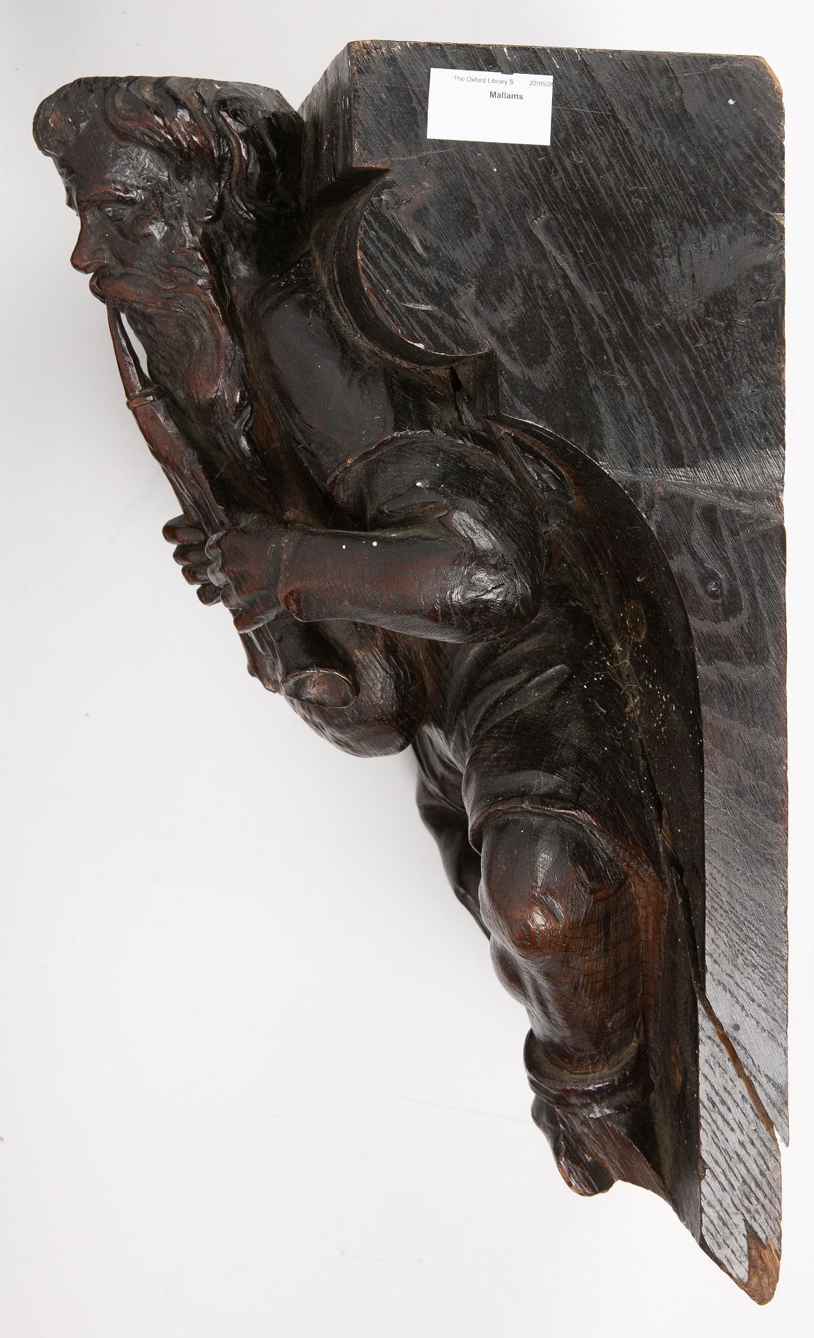 An 18th/19th century carved oak bracket in the form of a medieval bag piper 23cm wide 26vcm deep - Bild 3 aus 3