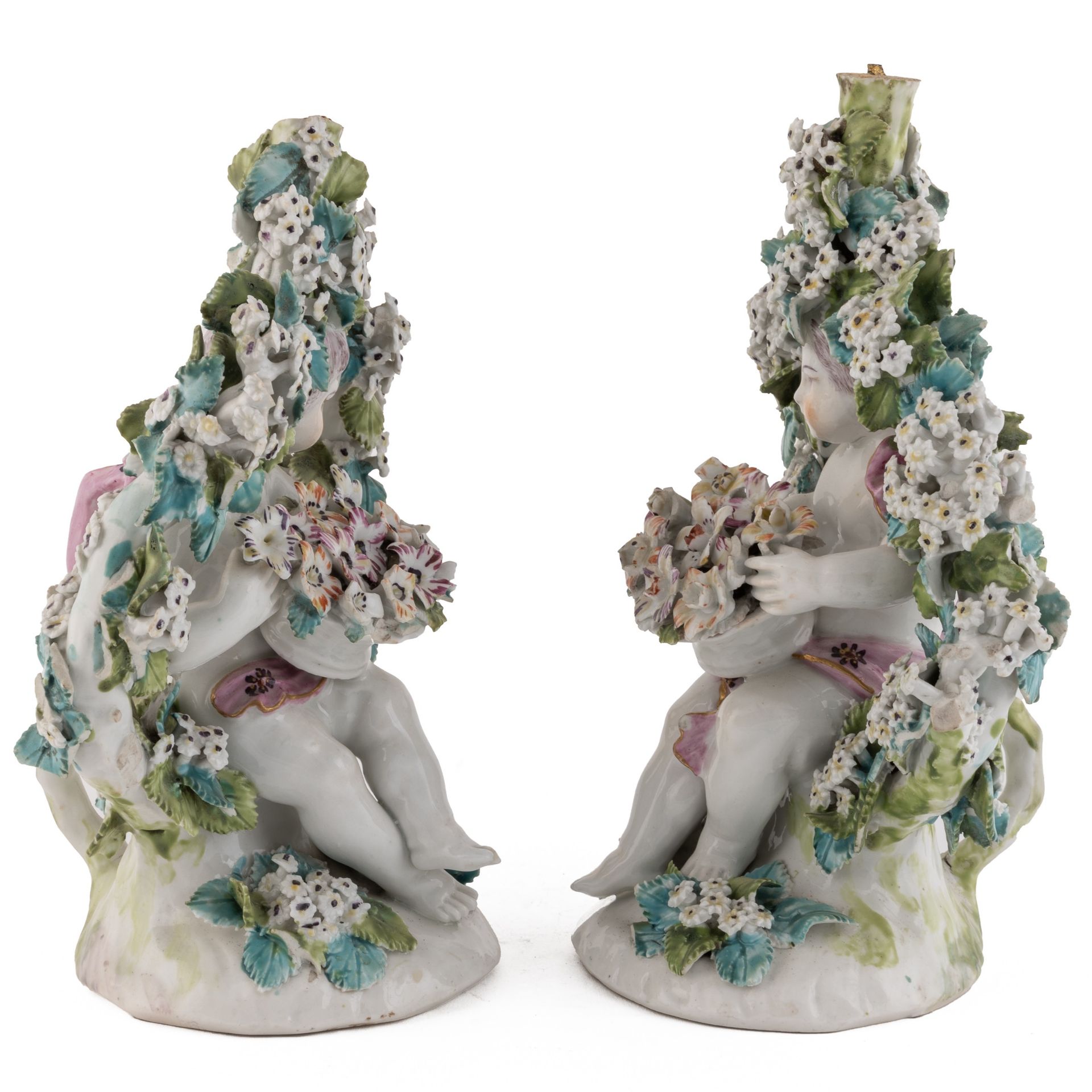 A pair late 18th century possibly Derby flower encrusted cherubs 13cm wide 19cm high Cherub with - Bild 4 aus 37