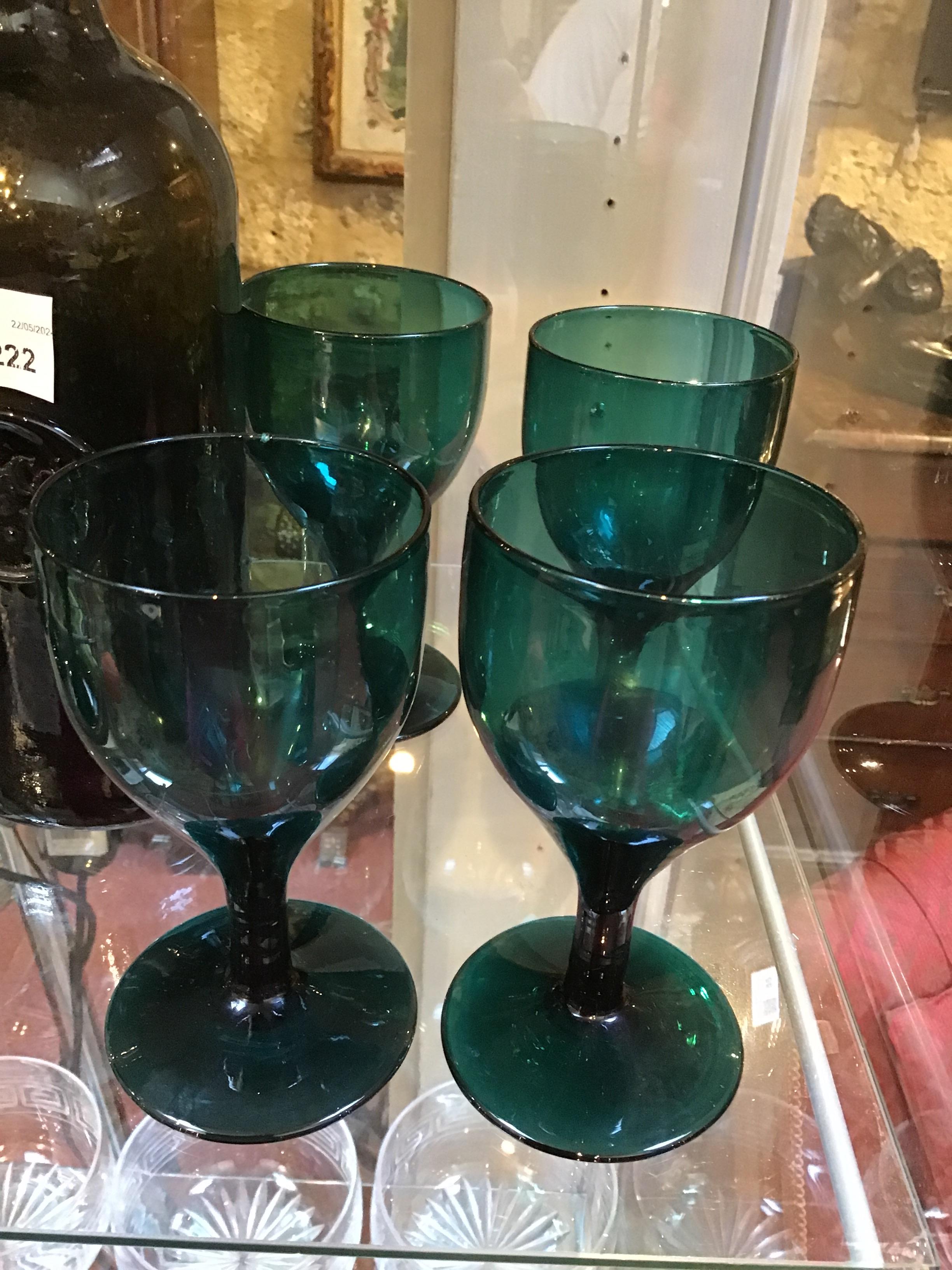 A set of eight Bristol wine glasses circa 1800-1820 7cm wide 12.5cm high All with good ting/ring - Bild 6 aus 8