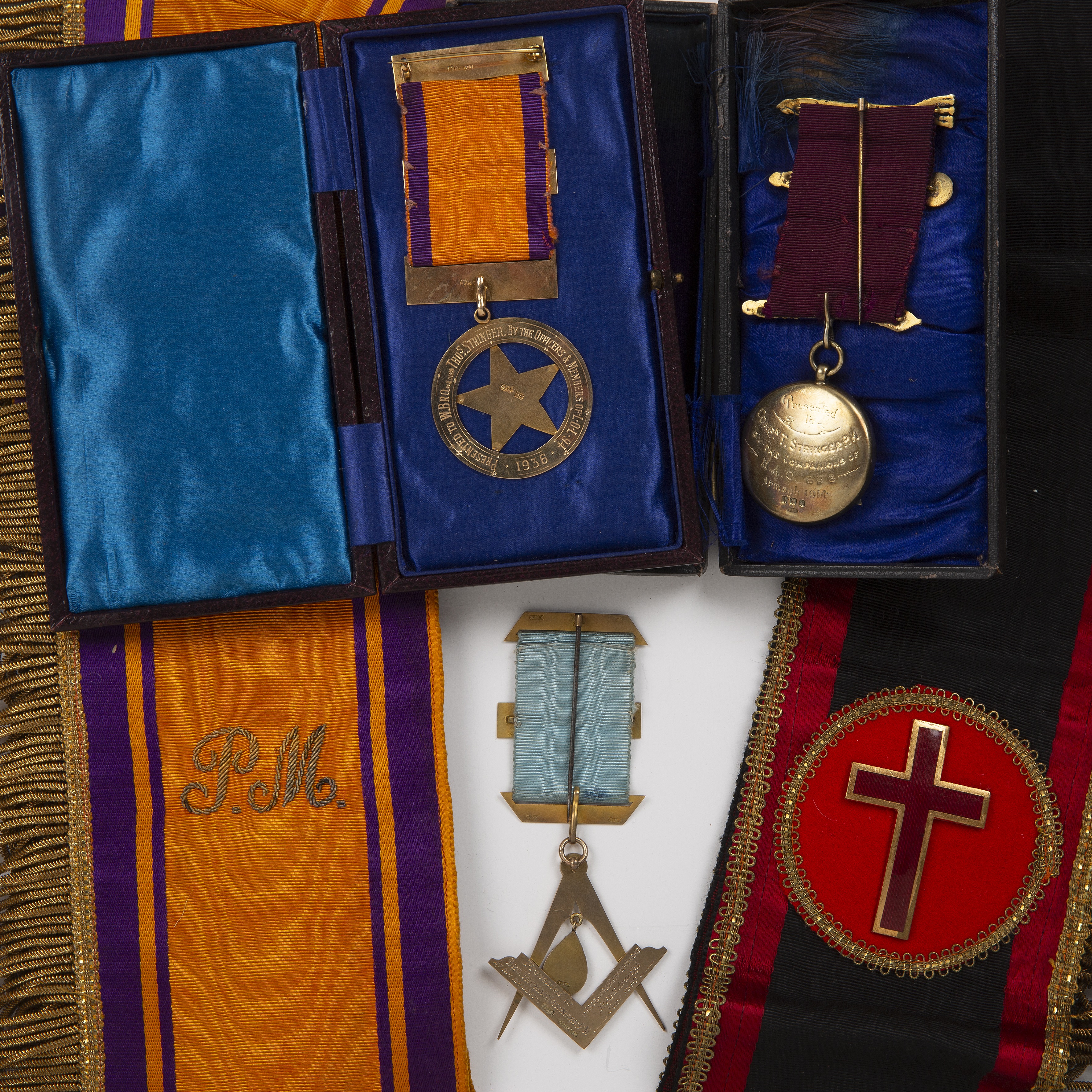 Masonic regalia presented to Thomas Stringer of the Abercorn Masonic lodge, to include two 9ct - Image 2 of 5