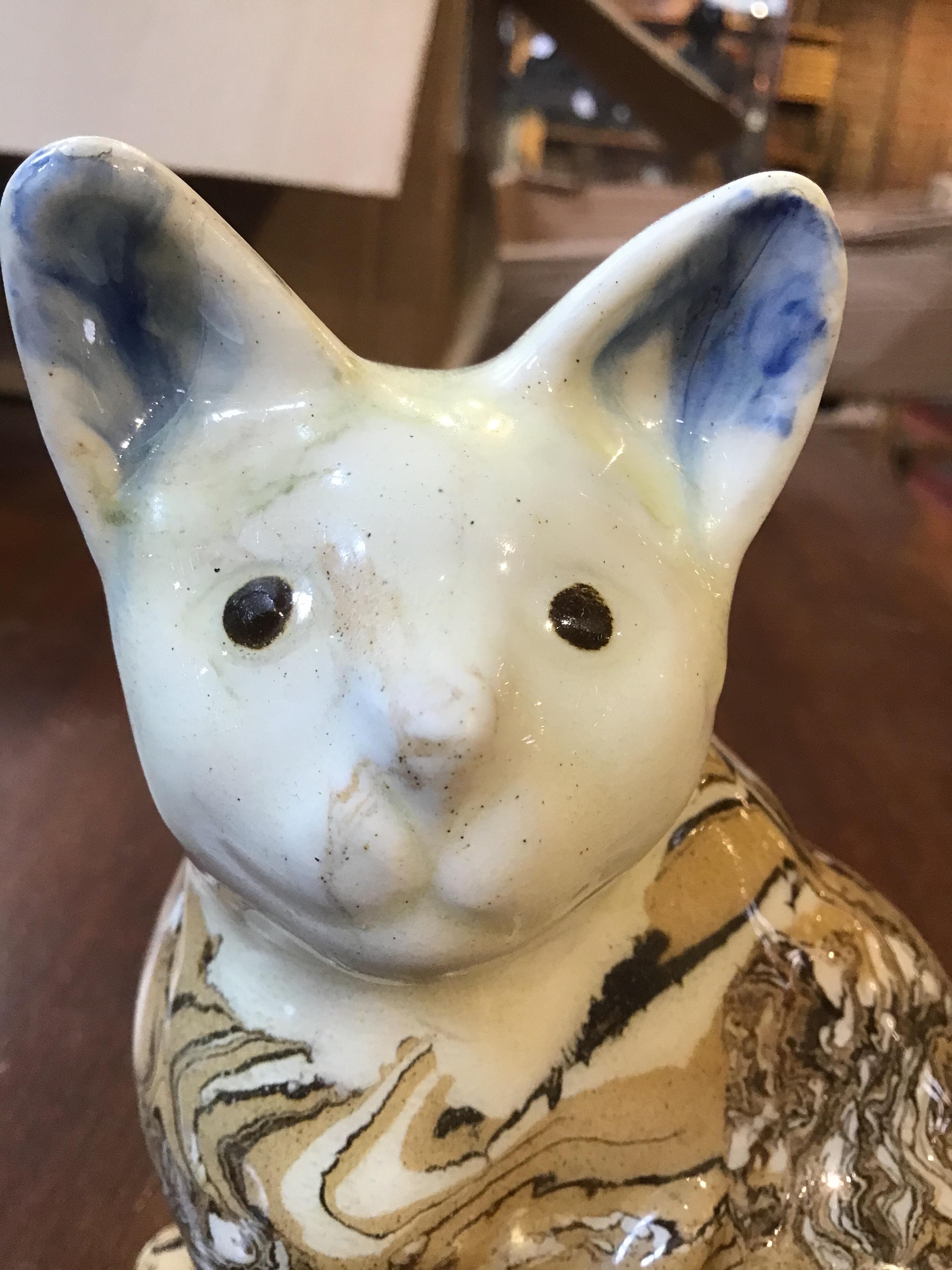 A 19th century agate ware pottery cat, with marbled glaze circa 1860 1cm wide 14.5cm high Hairline - Bild 10 aus 12