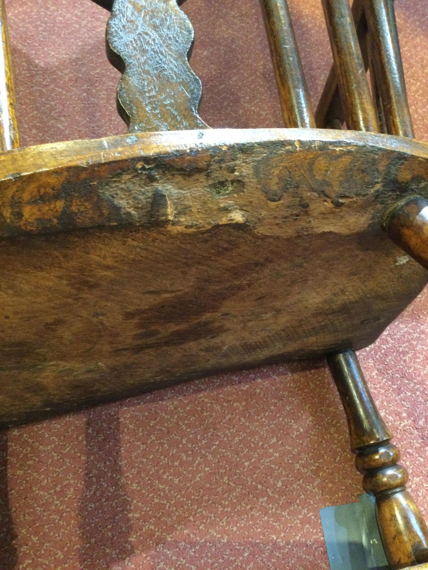 A 19th century ash and elm spindle back Windsor armchair with a pierced splat and turned supports, - Bild 9 aus 15